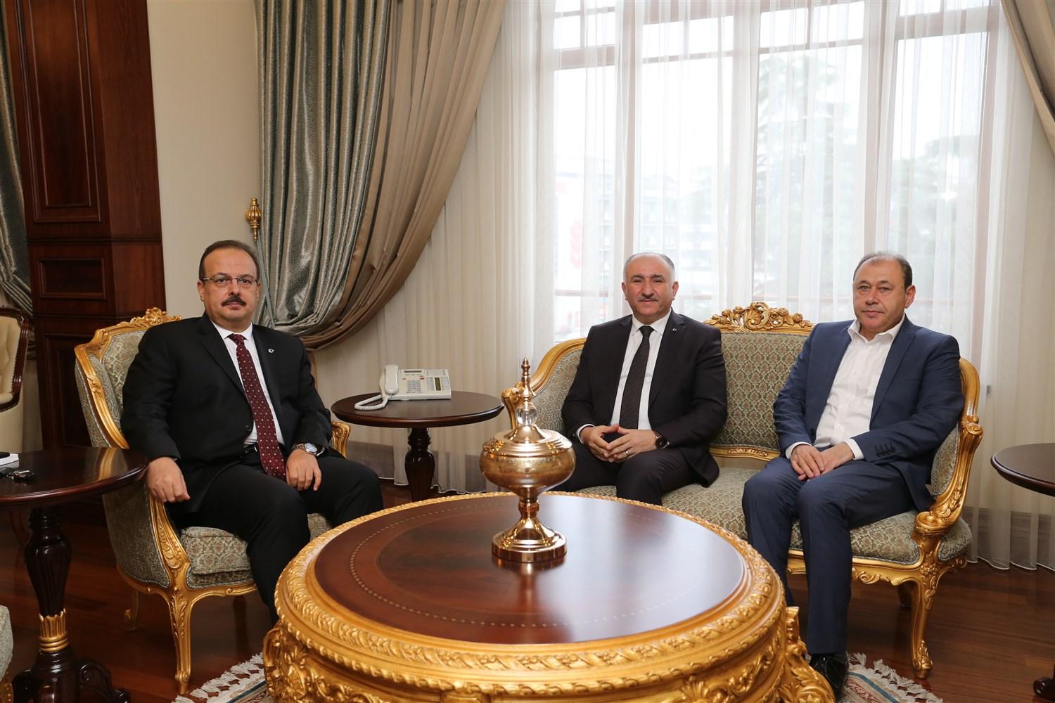 BAŞKAN ÇAĞLAYAN’DAN VALİ CANBOLAT’A HAYIRLI OLSUN ZİYARETİ 