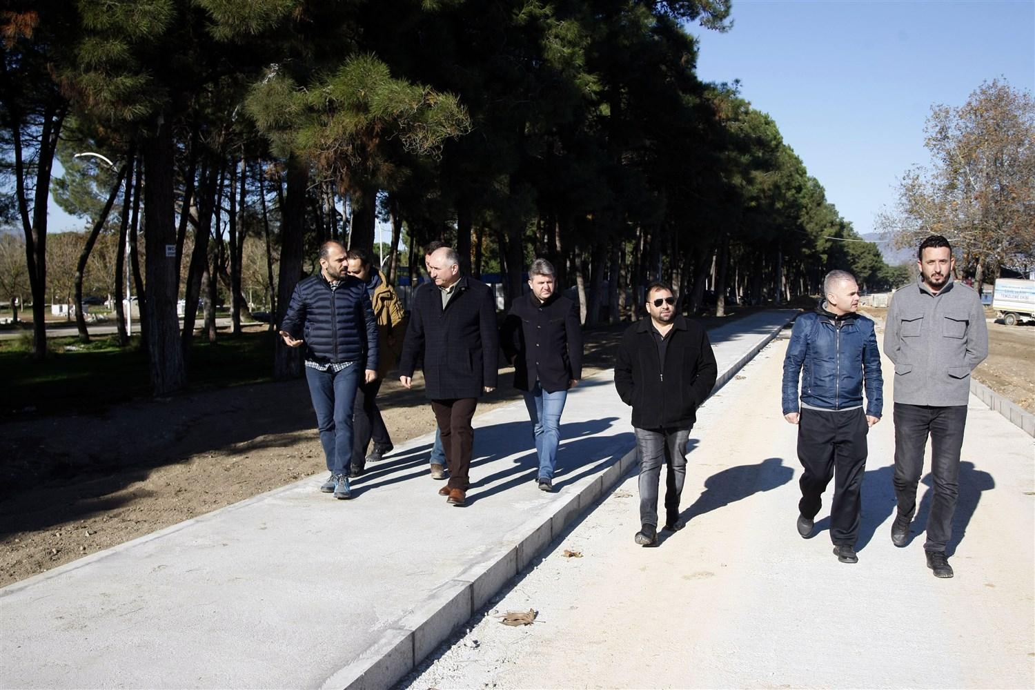 BAŞKAN ÇAĞLAYAN GÖL SAHİL PROJESİNDE İNCELEMELERDE BULUNDU 