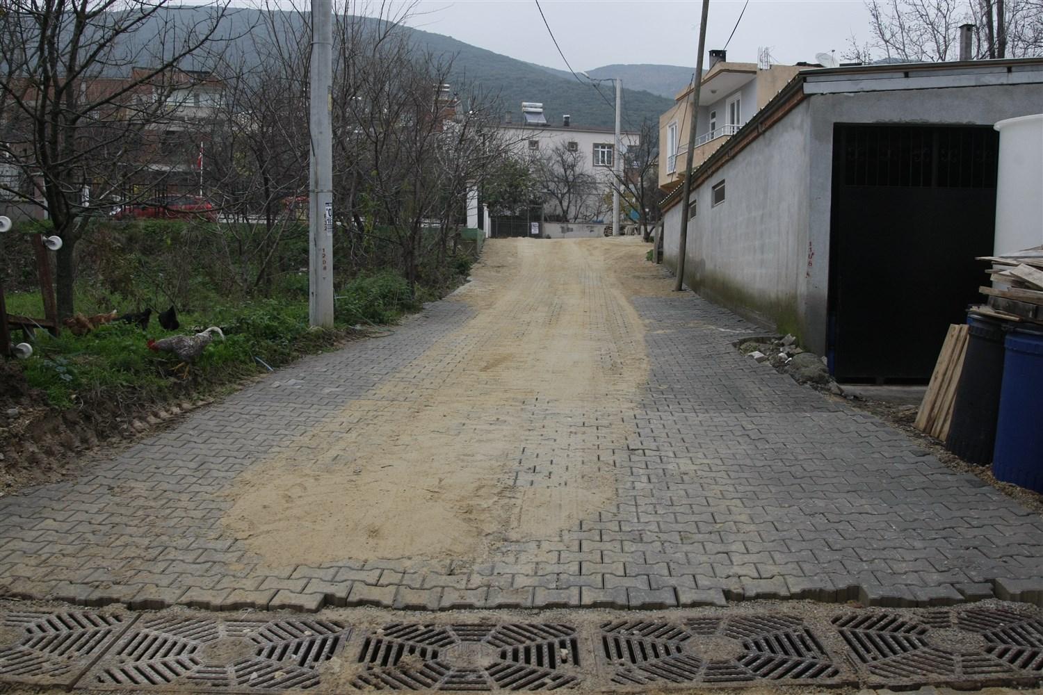 GEDELEK MAHALLESİNDE PARKE ÇALIŞMALARI ARALIKSIZ DEVAM EDİYOR 