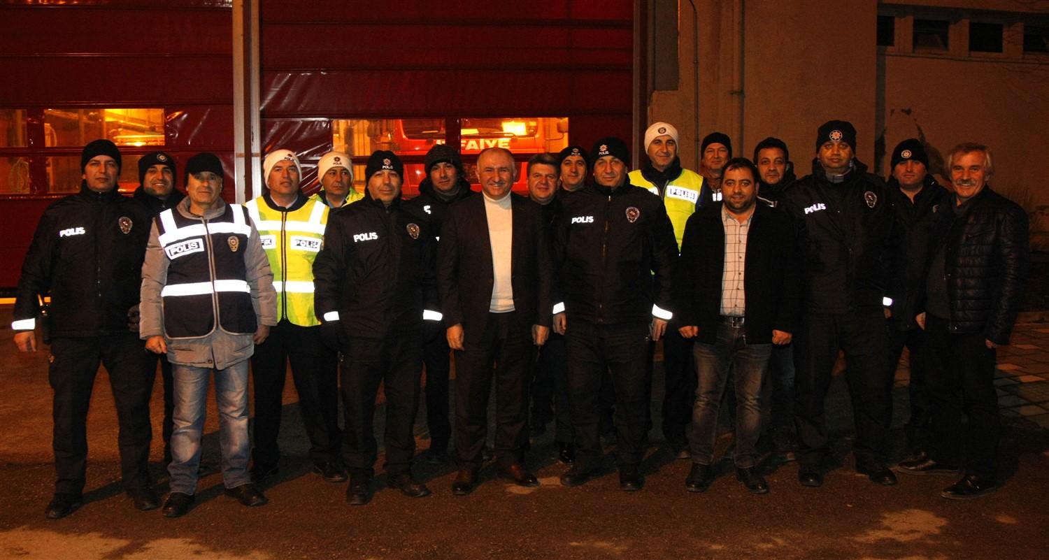 BAŞKAN ÇAĞLAYAN YILBAŞI GECESİNİ ÇALIŞANLARLA GEÇİRDİ 