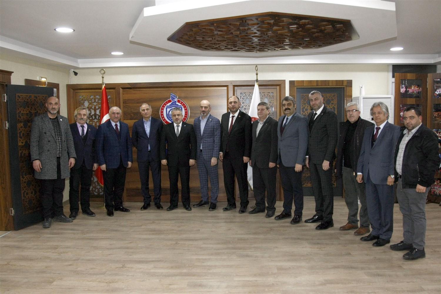 BAŞKAN ÇAĞLAYAN ÖNCEKİ DÖNEM İÇİŞLERİ BAKANI EFKAN ALA ,MV.ZAFER IŞIK VE AK PARTİ İL BAŞKANINI AĞIRLADI. 