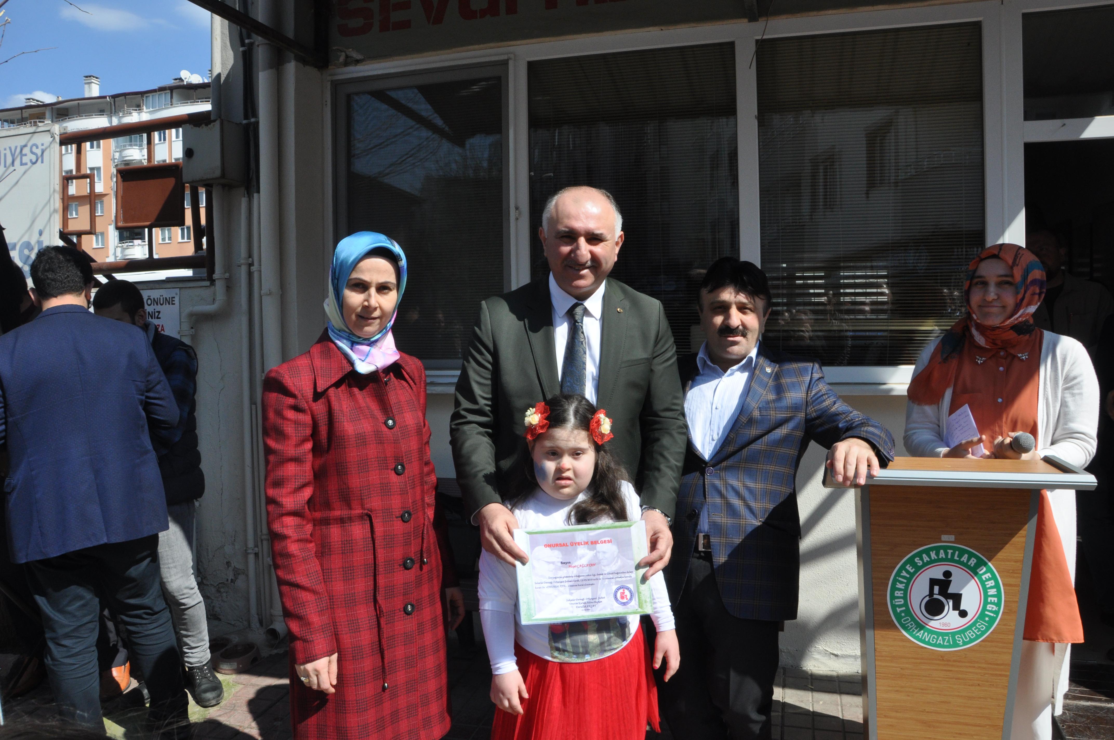 BUGÜN HEPİMİZ FARKINDAYIZ 