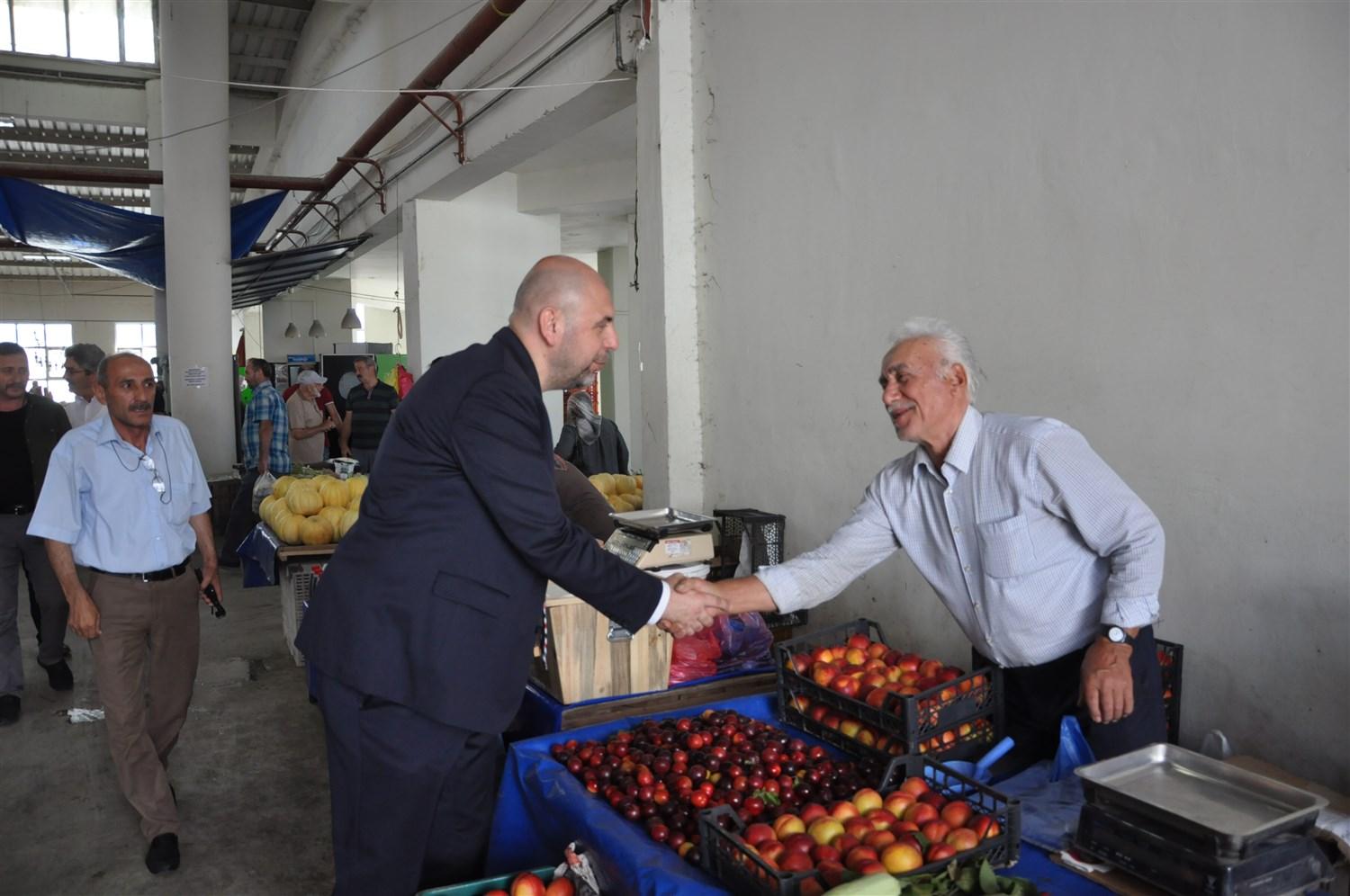 BAŞKAN AYDIN PAZARYERİNİ ZİYARET ETTİ 