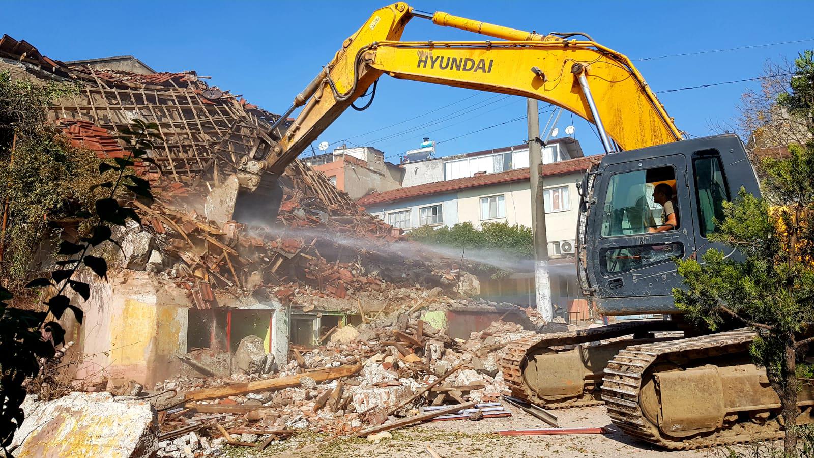 YENİKÖY MAHALLESİNDE MEYDAN ÇALIŞMASI BAŞLADI 