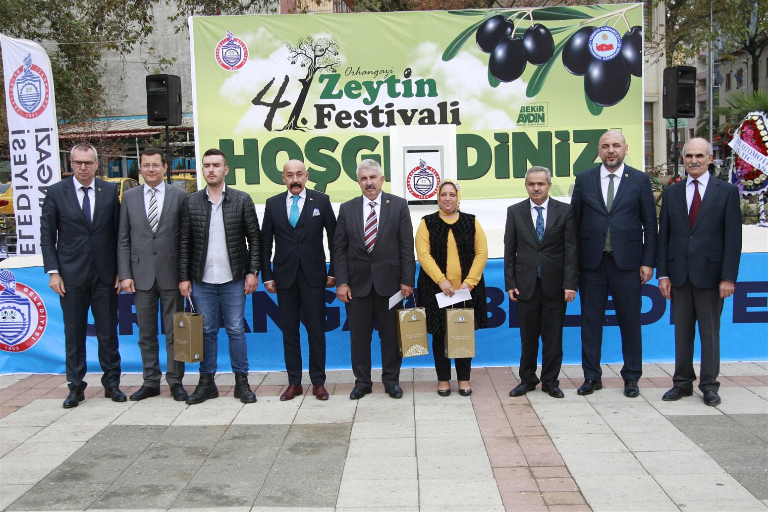 ZEYTİN FESTİVALİNDE DERECEYE GİRENLER ÖDÜLLERİNİ ALDI 