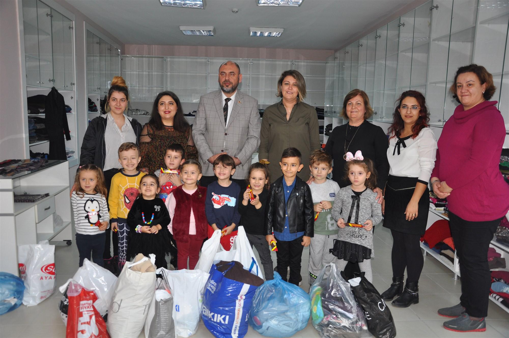 MİNİKLERDEN “GARDROP” PROJESİNE BÜYÜK DESTEK 