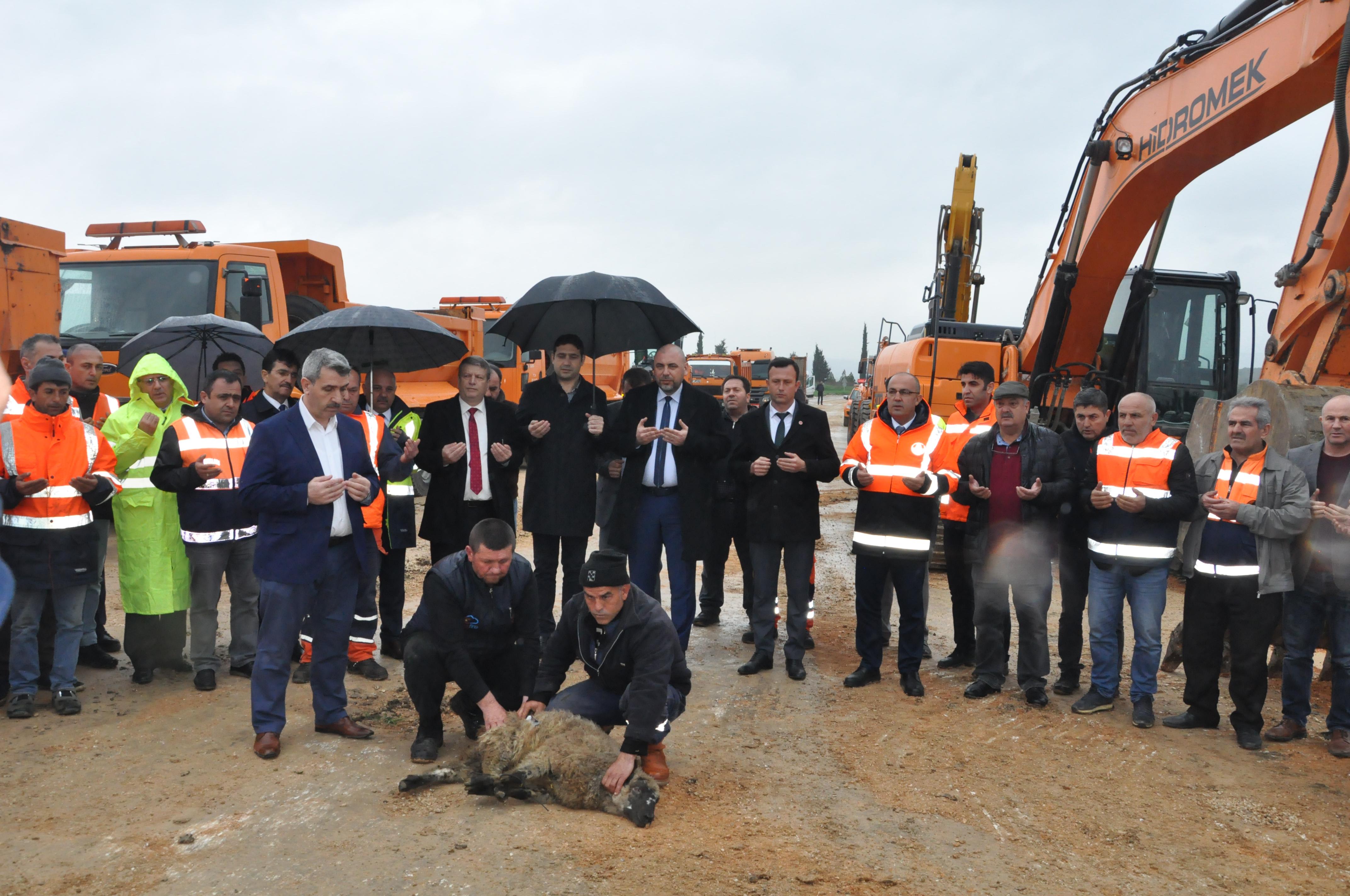 YENİKÖY YOLUNA İLK KEPÇE VURULDU 