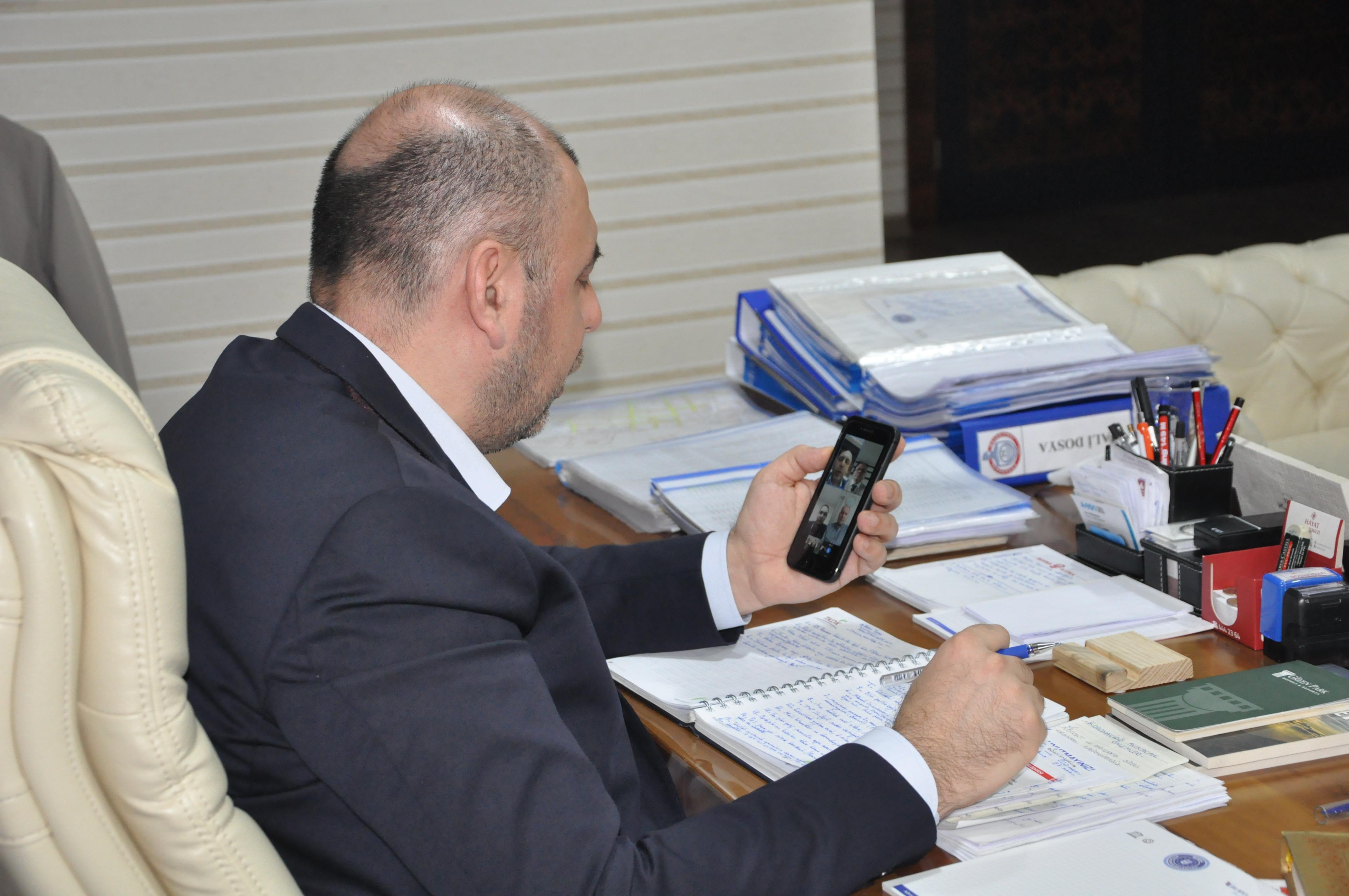 BAŞKAN AYDIN MÜDÜRLERLE TELEKONFERANS İLE GÖRÜŞTÜ 