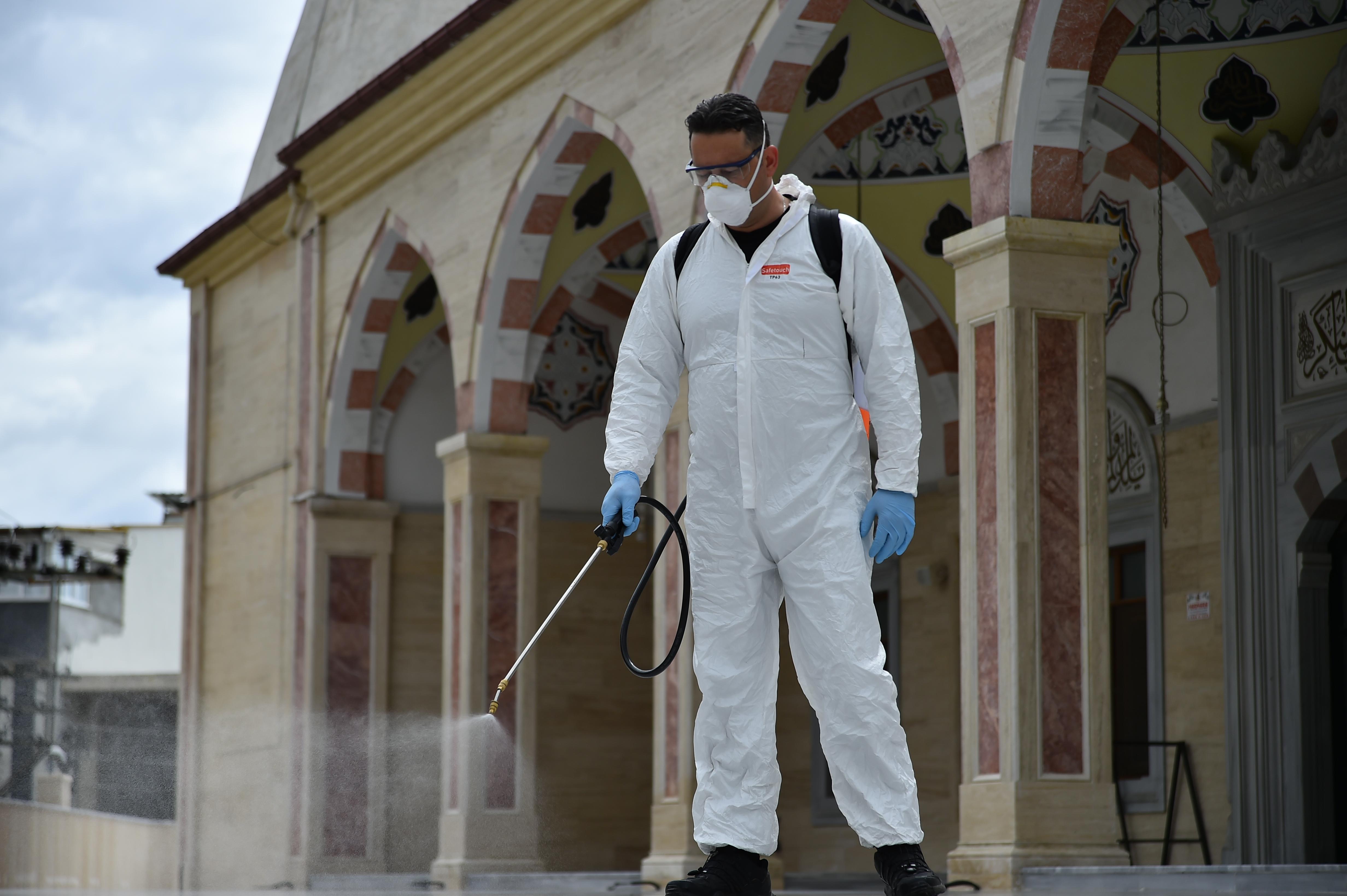 ORHANGAZİ’DE CAMİLER CUMAYA HAZIR 