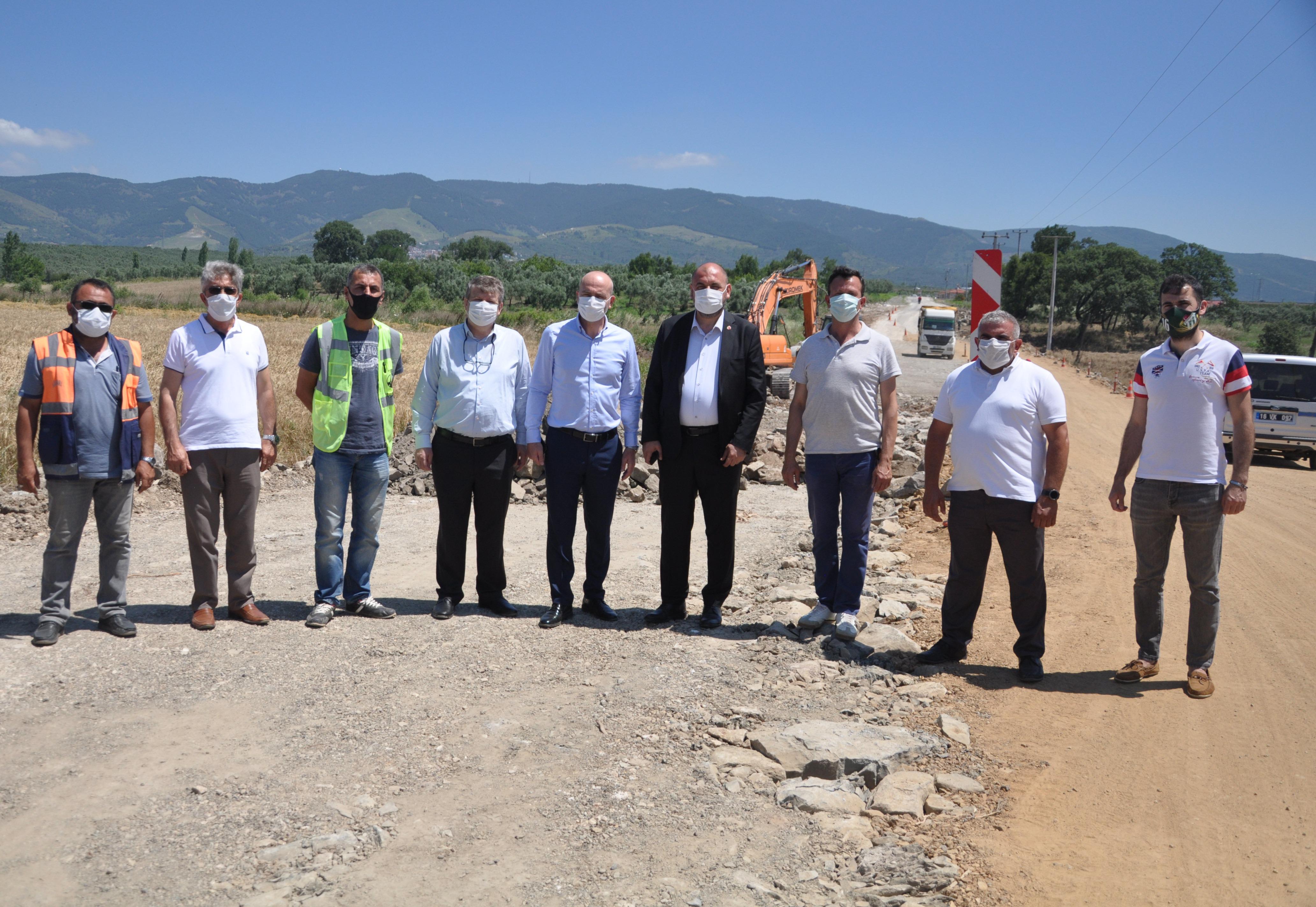 YENİKÖY YOL GENİŞLETME ÇALIŞMALARI HIZ KESMEDEN DEVAM EDİYOR 