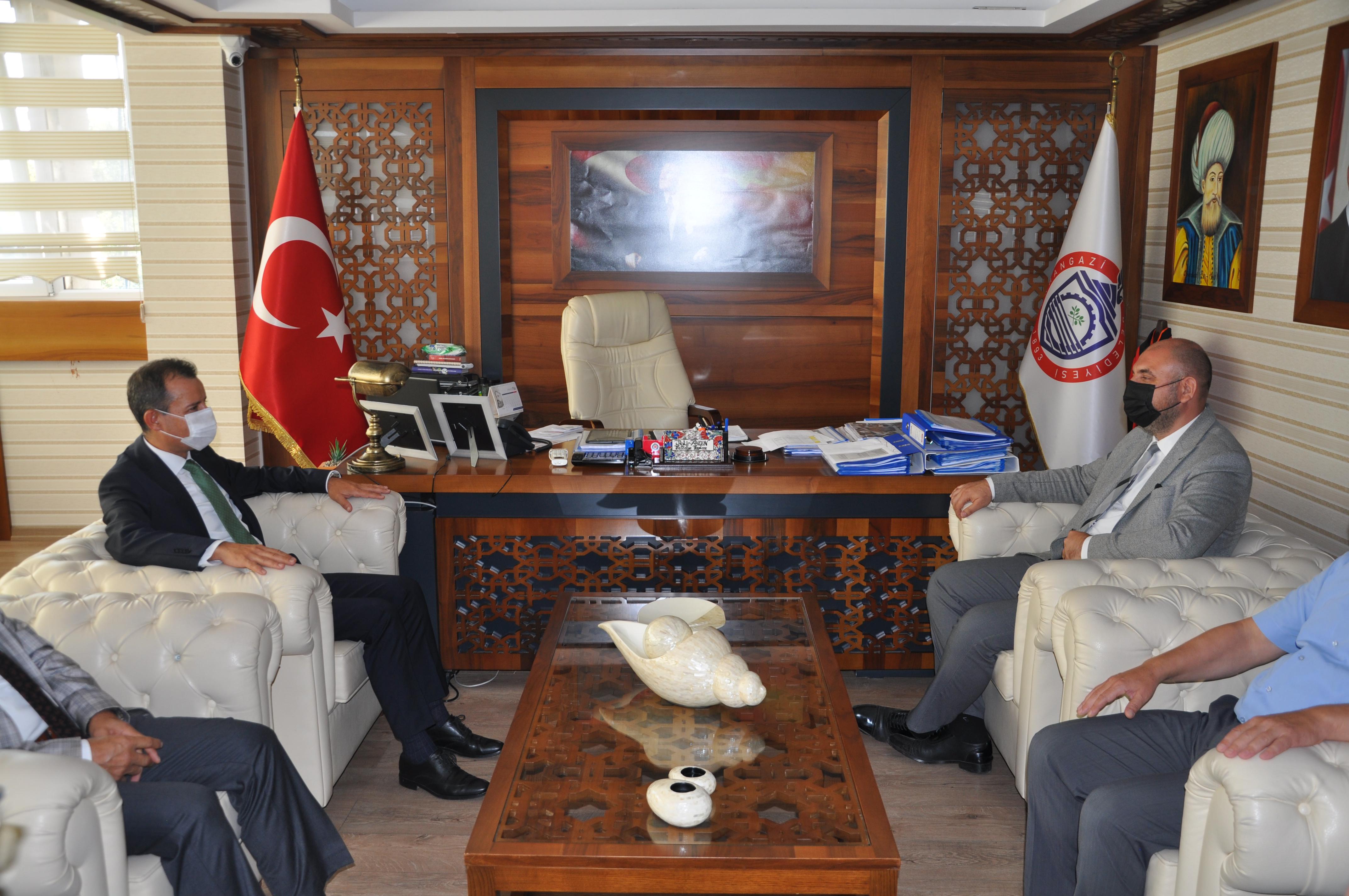 KAYMAKAM ÖZÇAKICI’DAN BAŞKAN AYDIN’A İADEYİ ZİYARET 