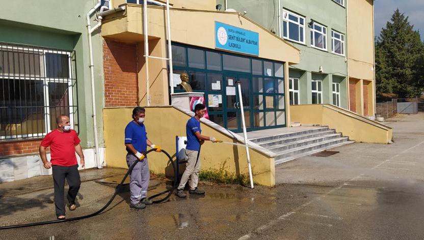 ORHANGAZİ’DE OKULLAR DEZENFEKTE EDİLDİ 