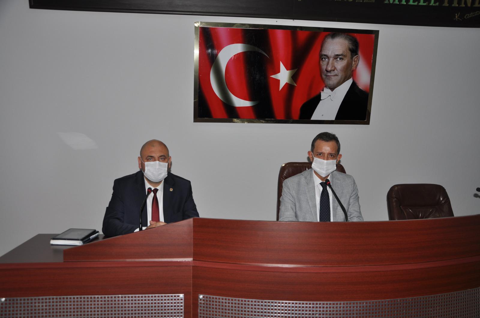 KAYMAKAM ÖZÇAKICI ORHANGAZİ BELEDİYESİ MÜDÜRLERİ İLE BİR ARAYA GELDİ 