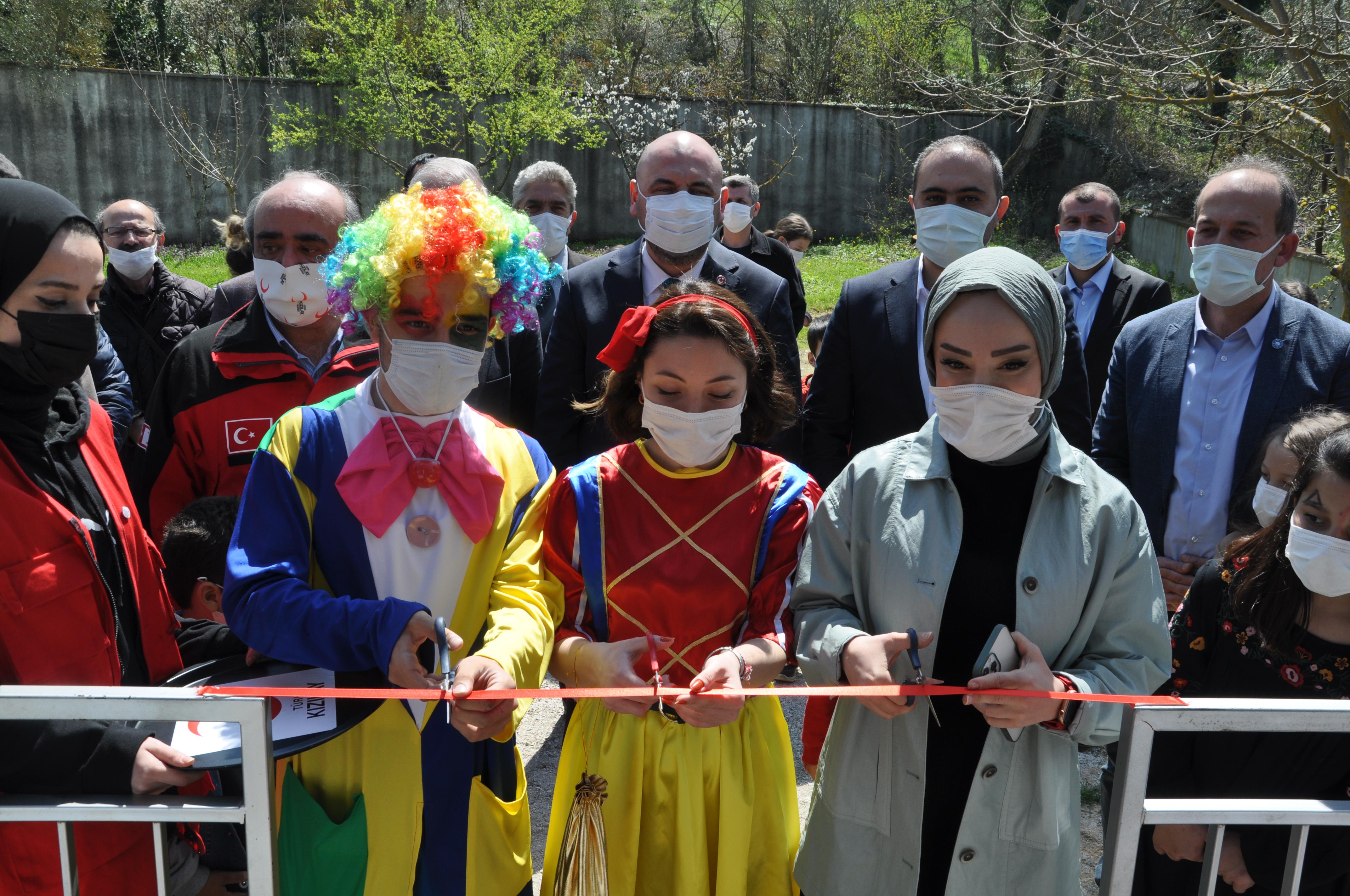 GÜRLE MAHALLESİ İLKOKULUNA KÜTÜPHANE 