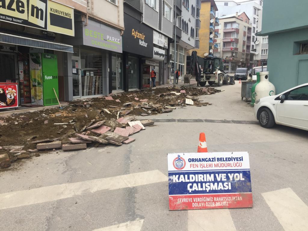 CAMİKEBİR MAHALLESİNDE KALDIRIM ÇALIŞMALARI DEVAM EDİYOR 