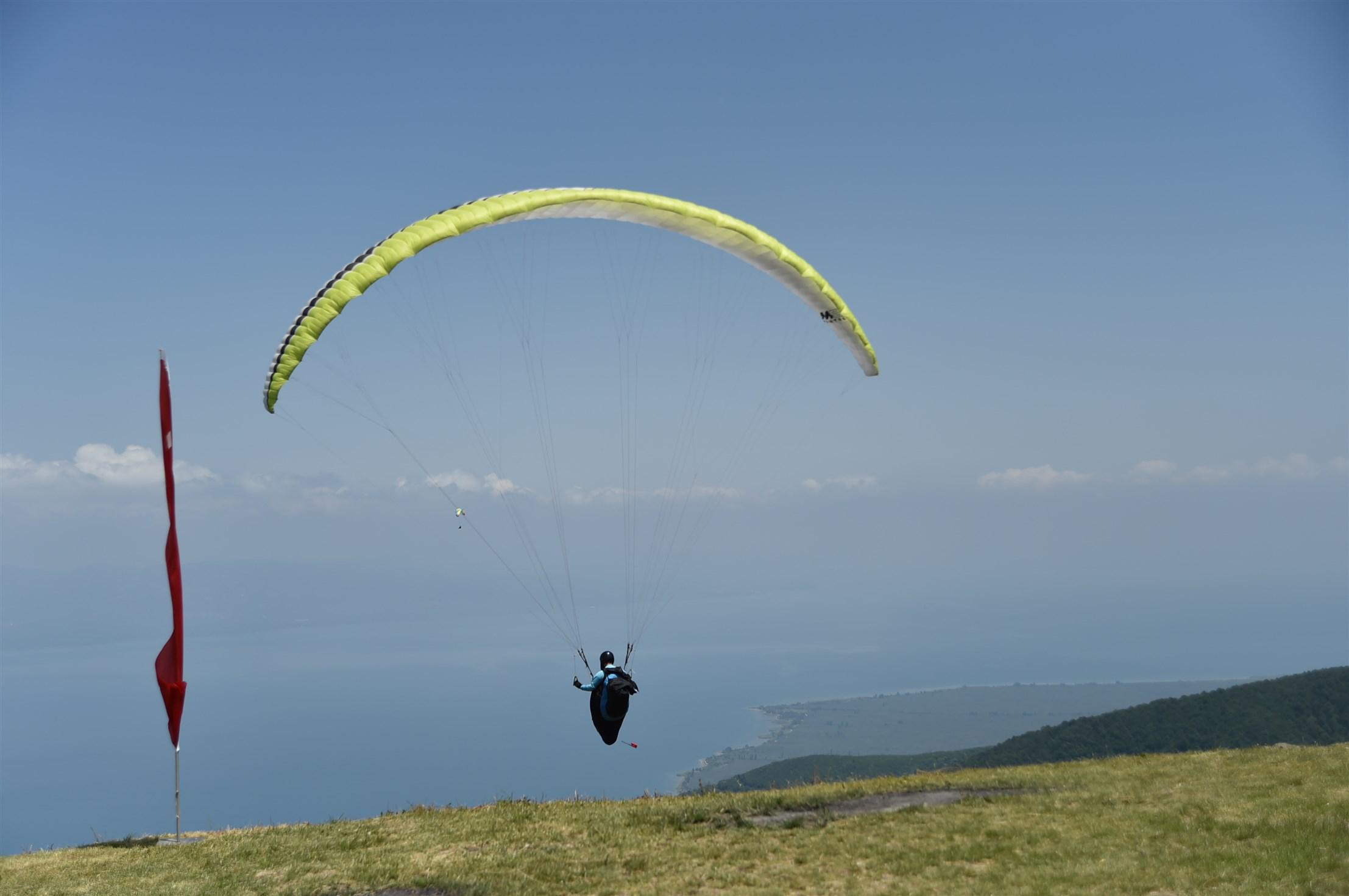 GÜRLE DAĞINDA YAMAÇ PARAŞÜTÜ HEYECANI 