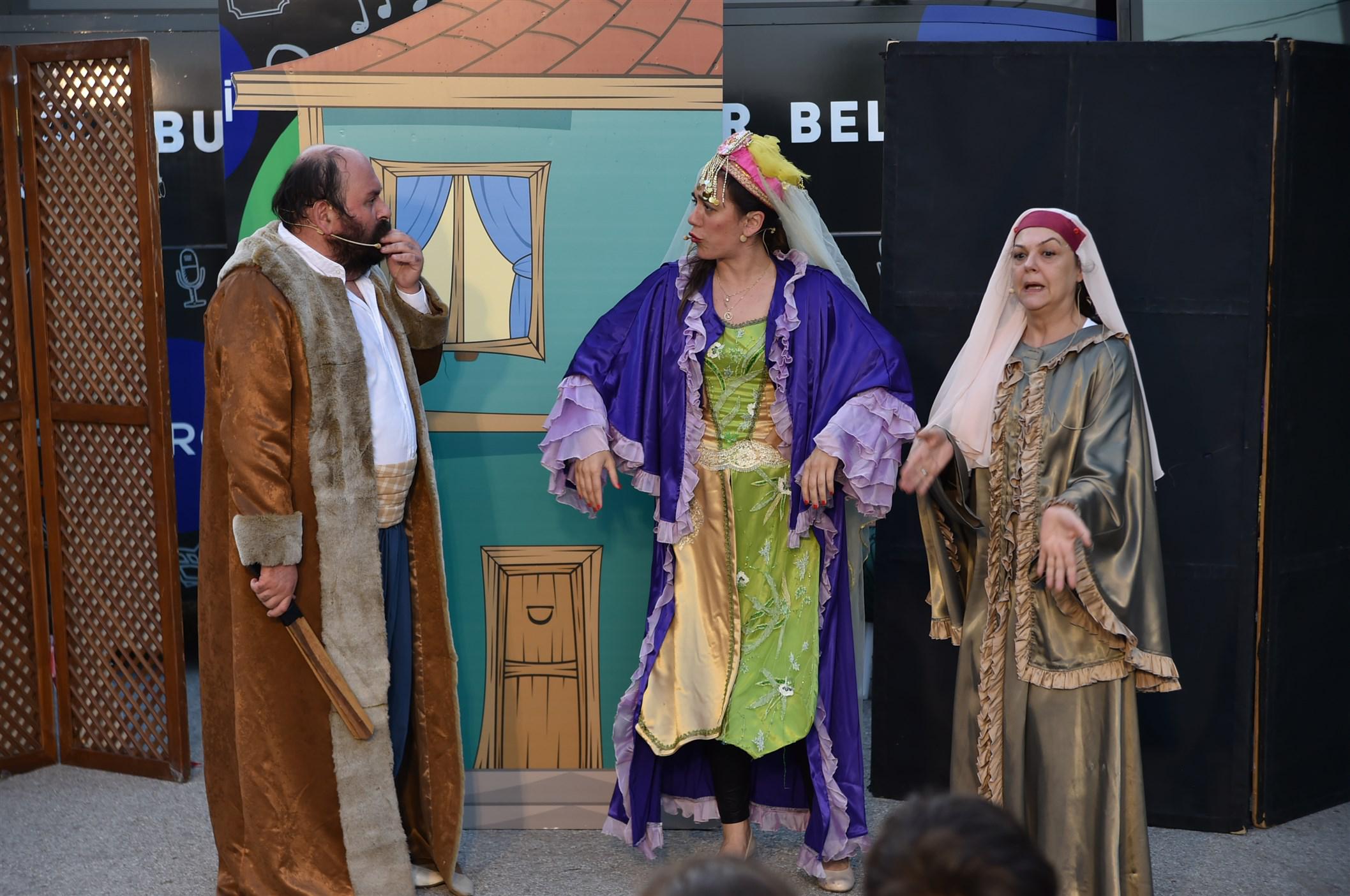 KAVUKLUNUN DEĞNEĞİ TİYATRO GÖSTERİSİ BÜYÜK İLGİ GÖRDÜ 