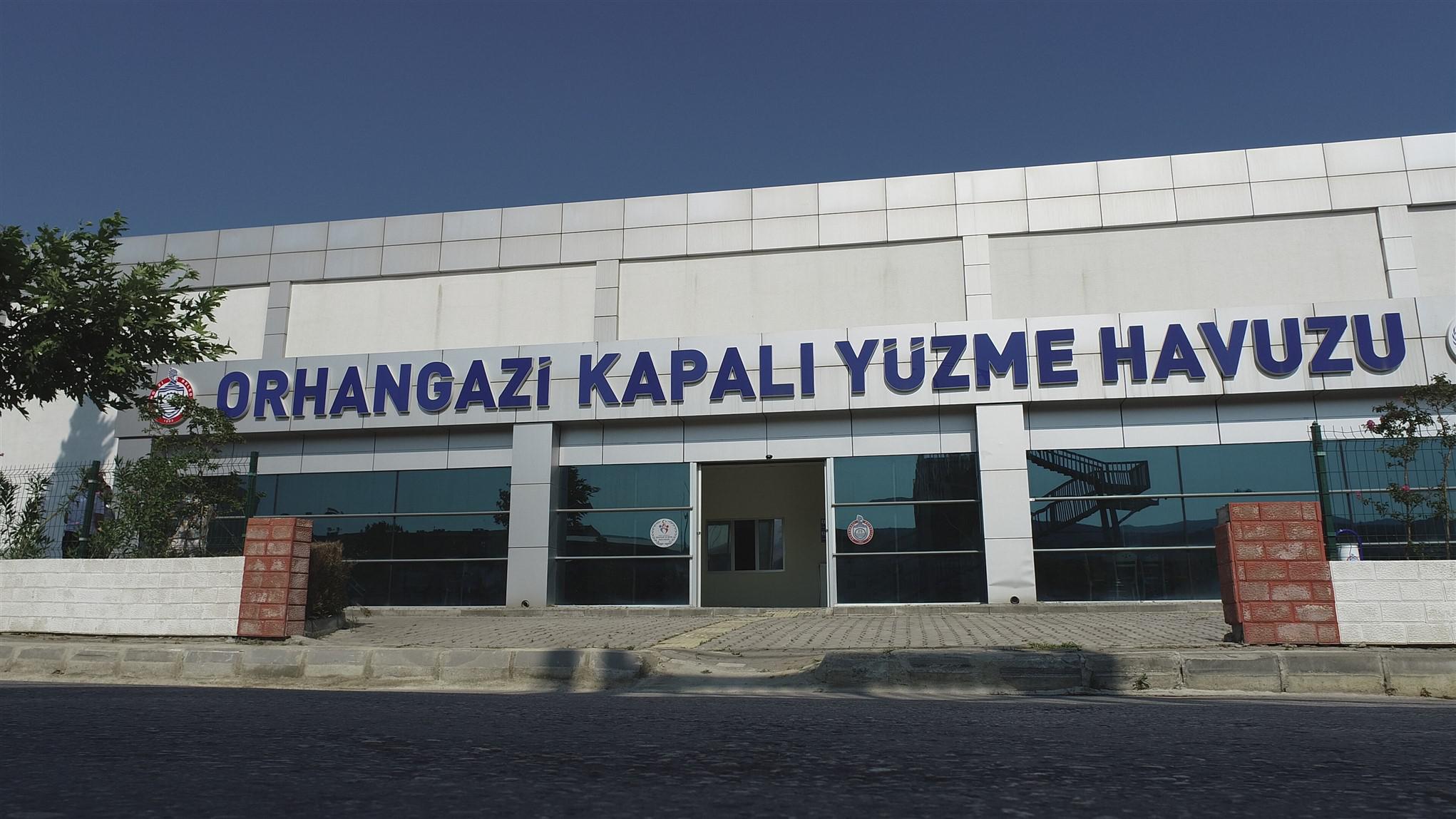 ORHANGAZİ KAPALI YÜZME HAVUZU AÇILDI 