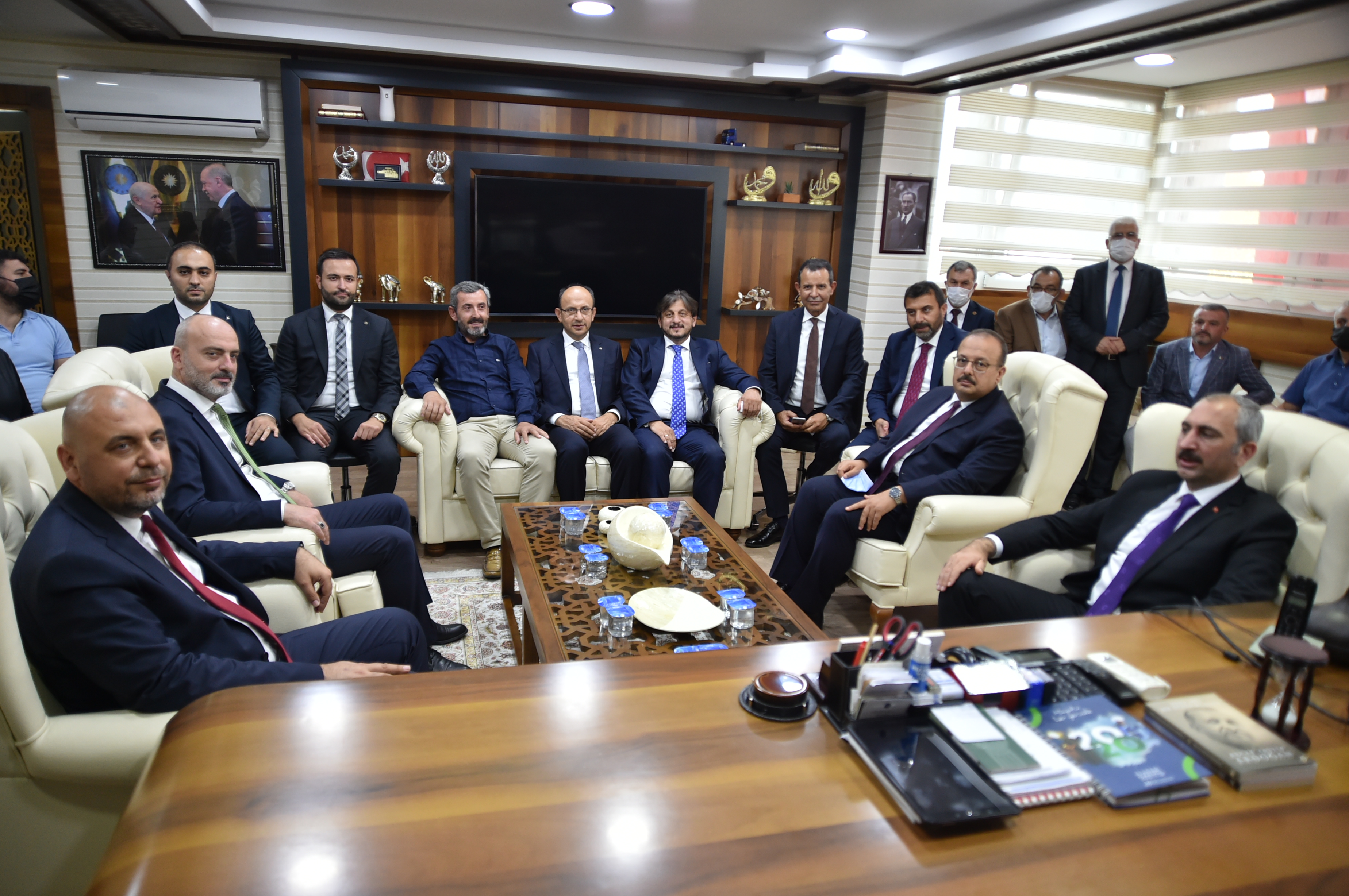 BAŞKAN AYDIN ADALET BAKANINI AĞIRLADI