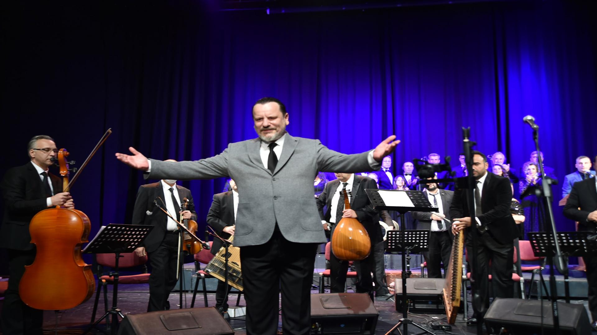 TÜRK SANAT MÜZİĞİ TOPLULUĞUNDAN MUHTEŞEM KONSER