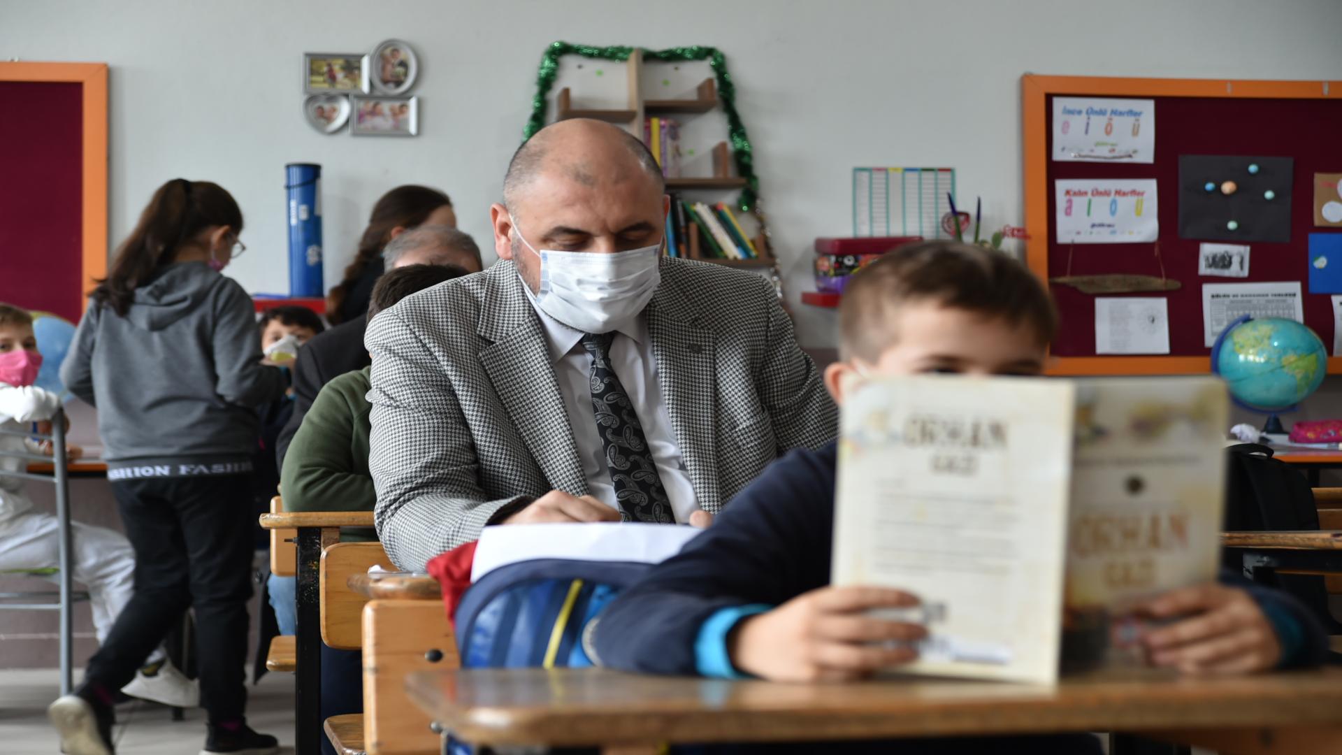 KİTAP OKUMA ETKİNLİĞİ ÇAKIRLI ORTAOKULUNDA GERÇEKLEŞTİ