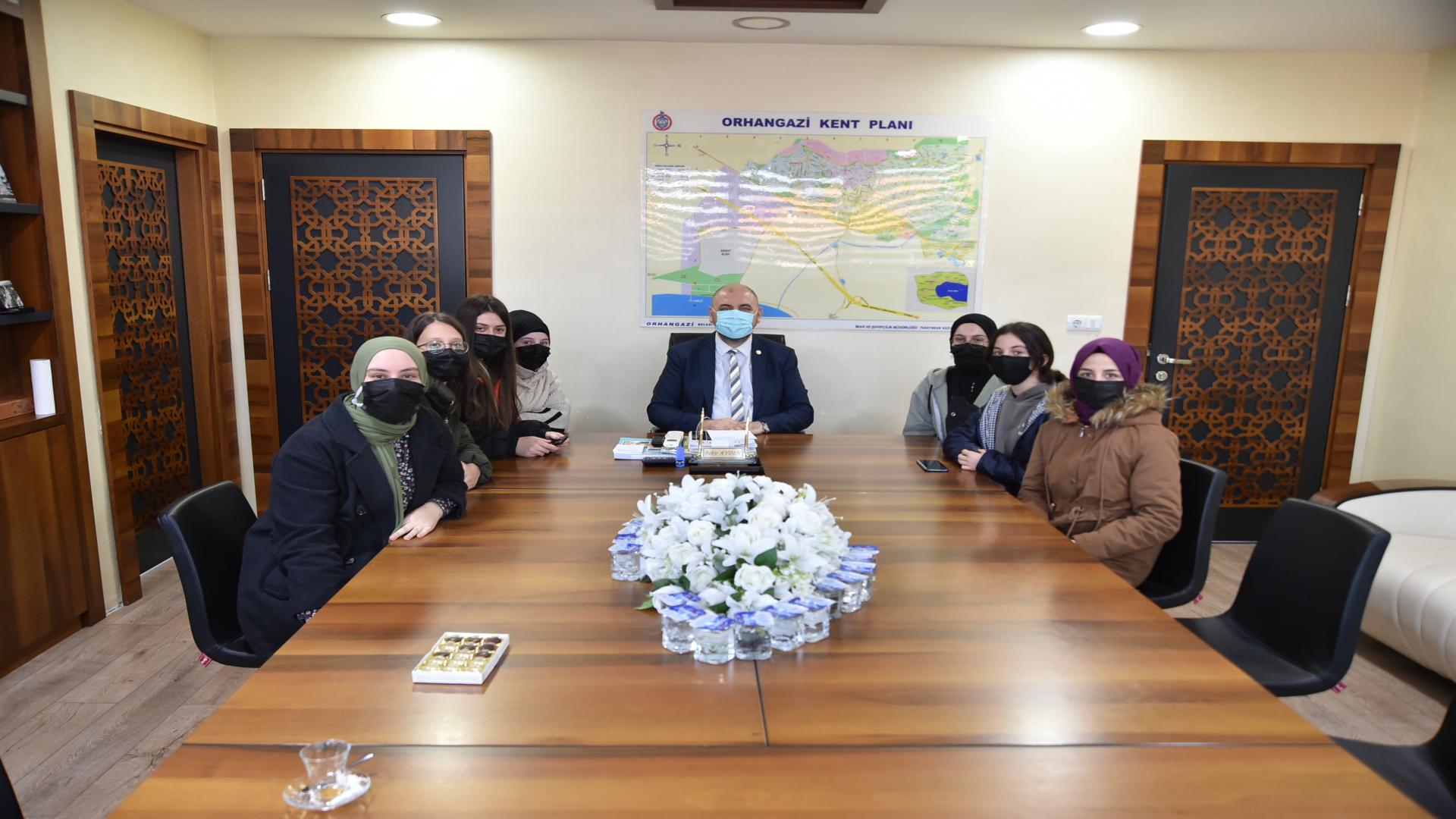 KENT KONSEYİ GENÇLİK EKİBİNDEN BELEDİYE ZİYARETİ