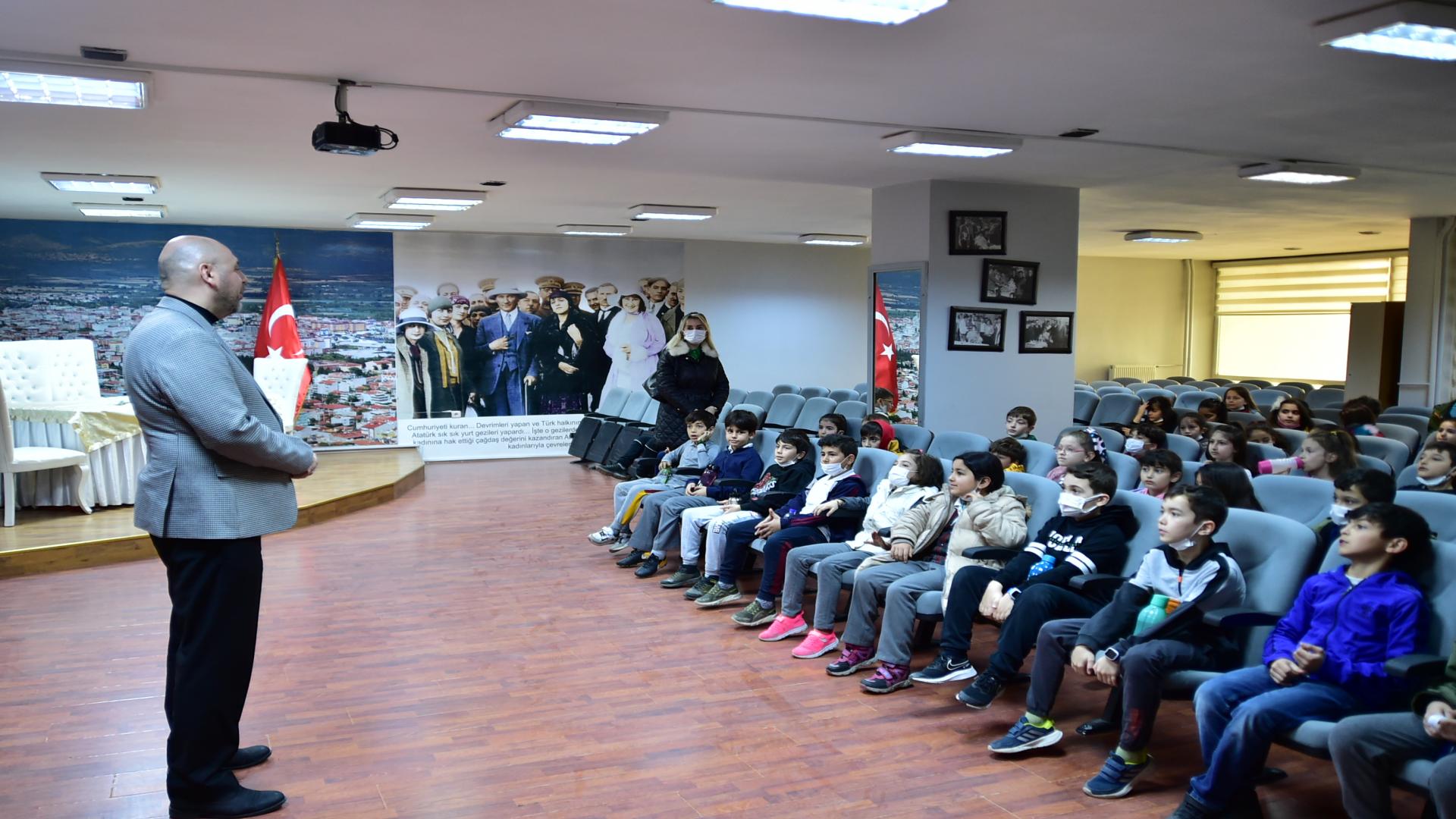 YEREL YÖNETİMLERİ TANIYORUM DERSİNİ BELEDİYEDE ÖĞRENDİLER