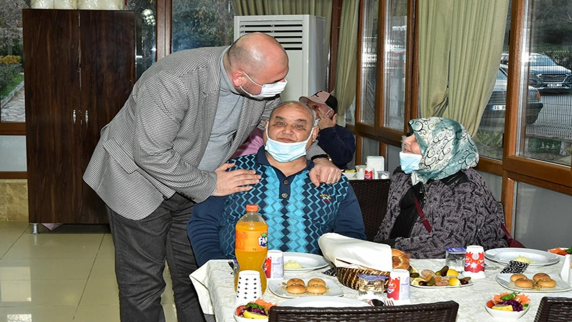 Başkan Aydın İftarda Engelli Ve Engelli Ailelerini konuk etti.