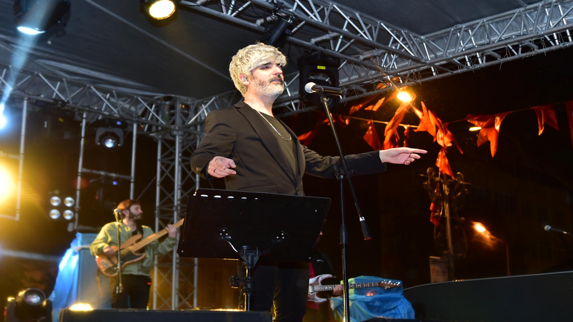 Bu Havada Gidilmez ama Orhangazi‘de Konser Verilir