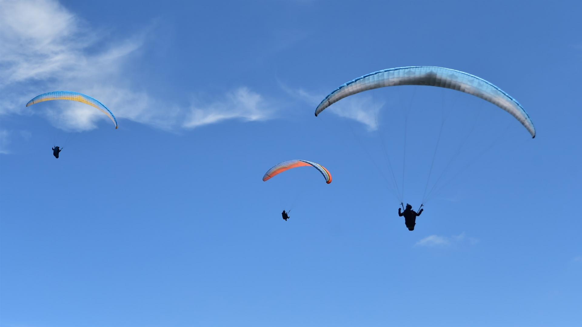 Orhangazi Gürle Dağı Yamaç Paraşütleri ile Renklendi