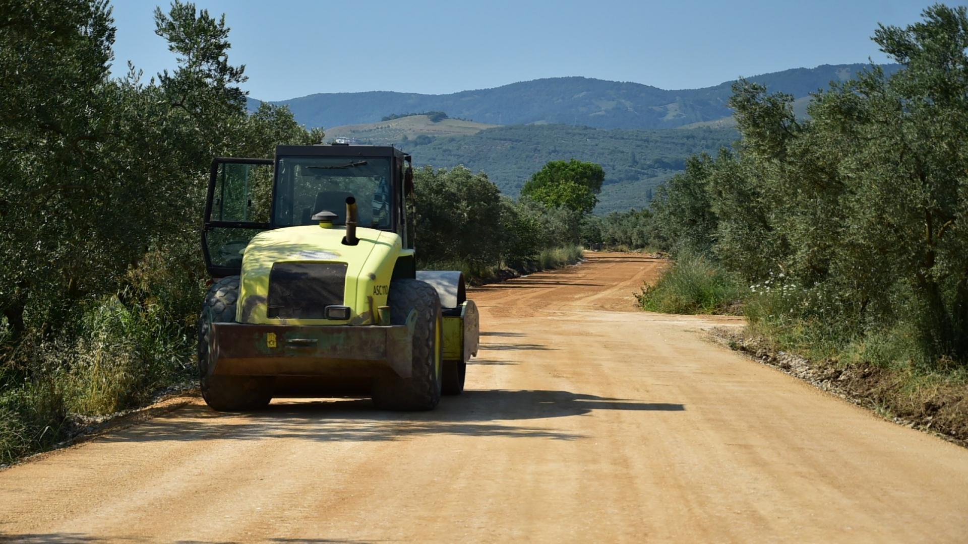 Yeniköy Mahallesi Yeni Yoluna Kavuşuyor.