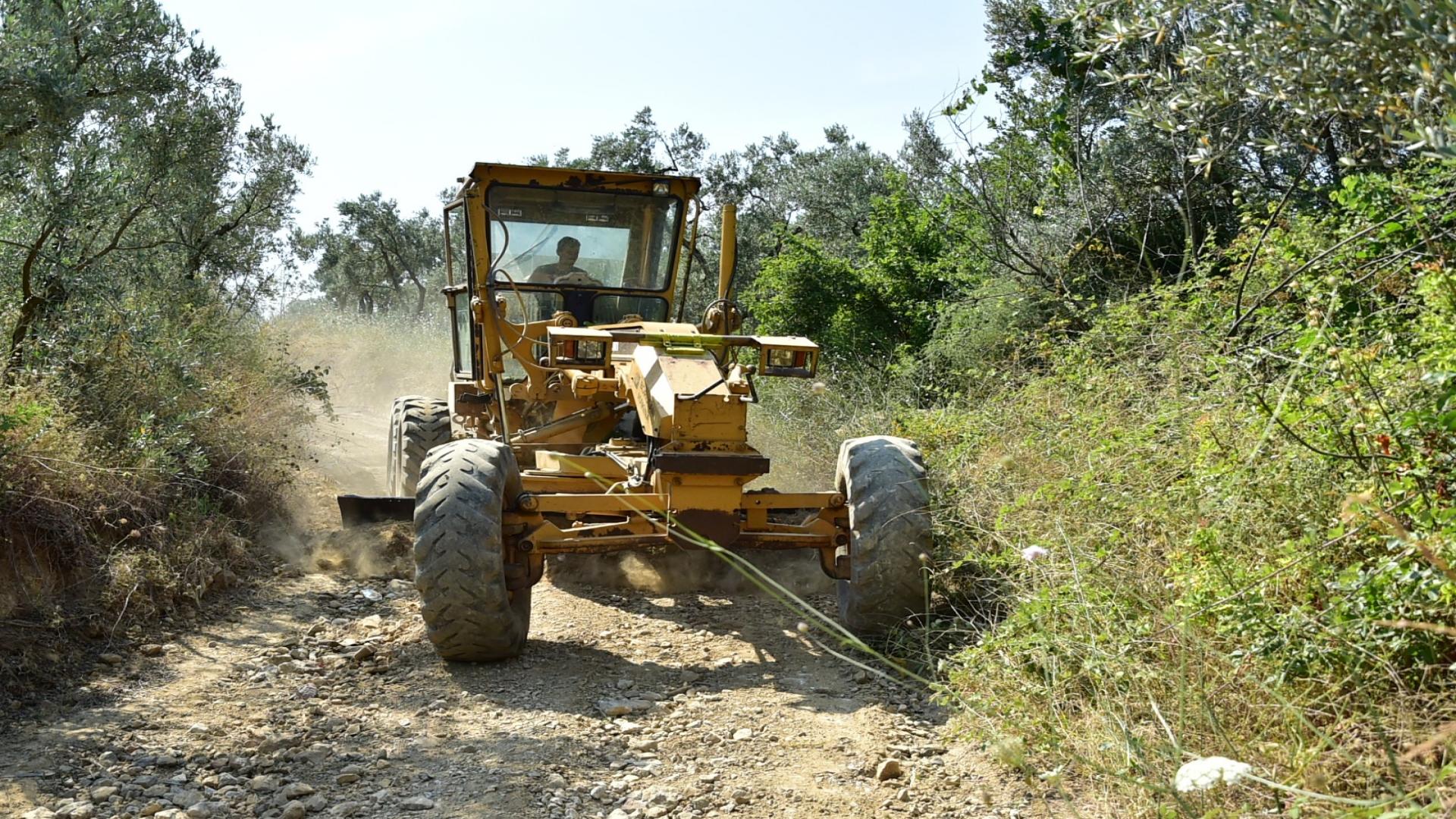 Orhangazi Belediyesinden Karsak Mahallesine Arazi Yolu Çalışması