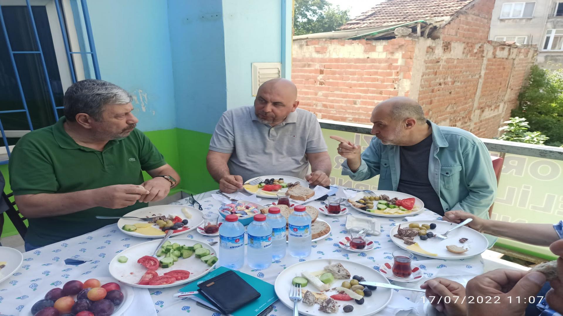 Başkan Aydın Orhangazi Rizeliler Kültür ve Dayanışma Derneği Kahvaltısına Katıldı