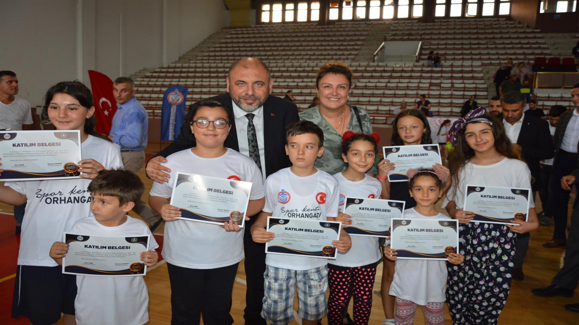 Orhangazi Belediyesi Yaz Spor Okulu Kapanış Töreniyle Miniklere Veda Etti.