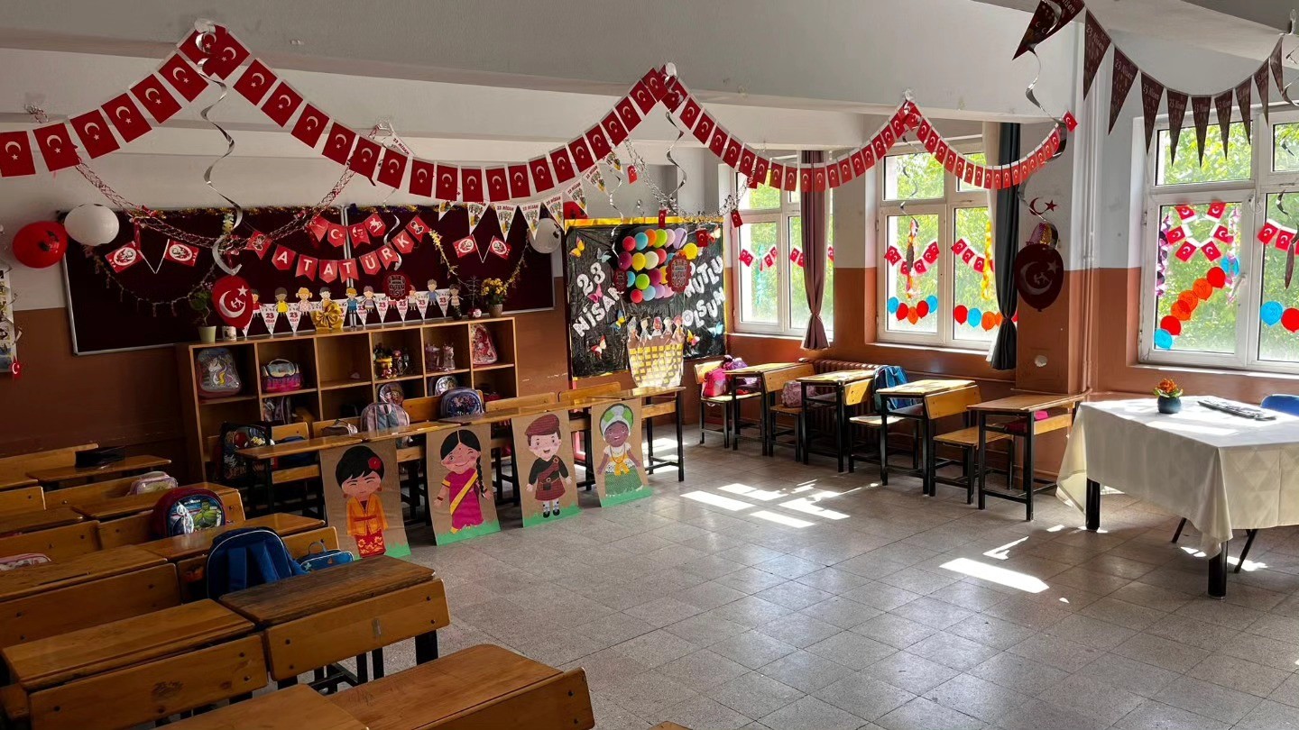 23 Nisan'ı Sınıfında Yaşıyorum" temalı yarışma sonuçlandı: Hediyeler Bekir Amcalarından