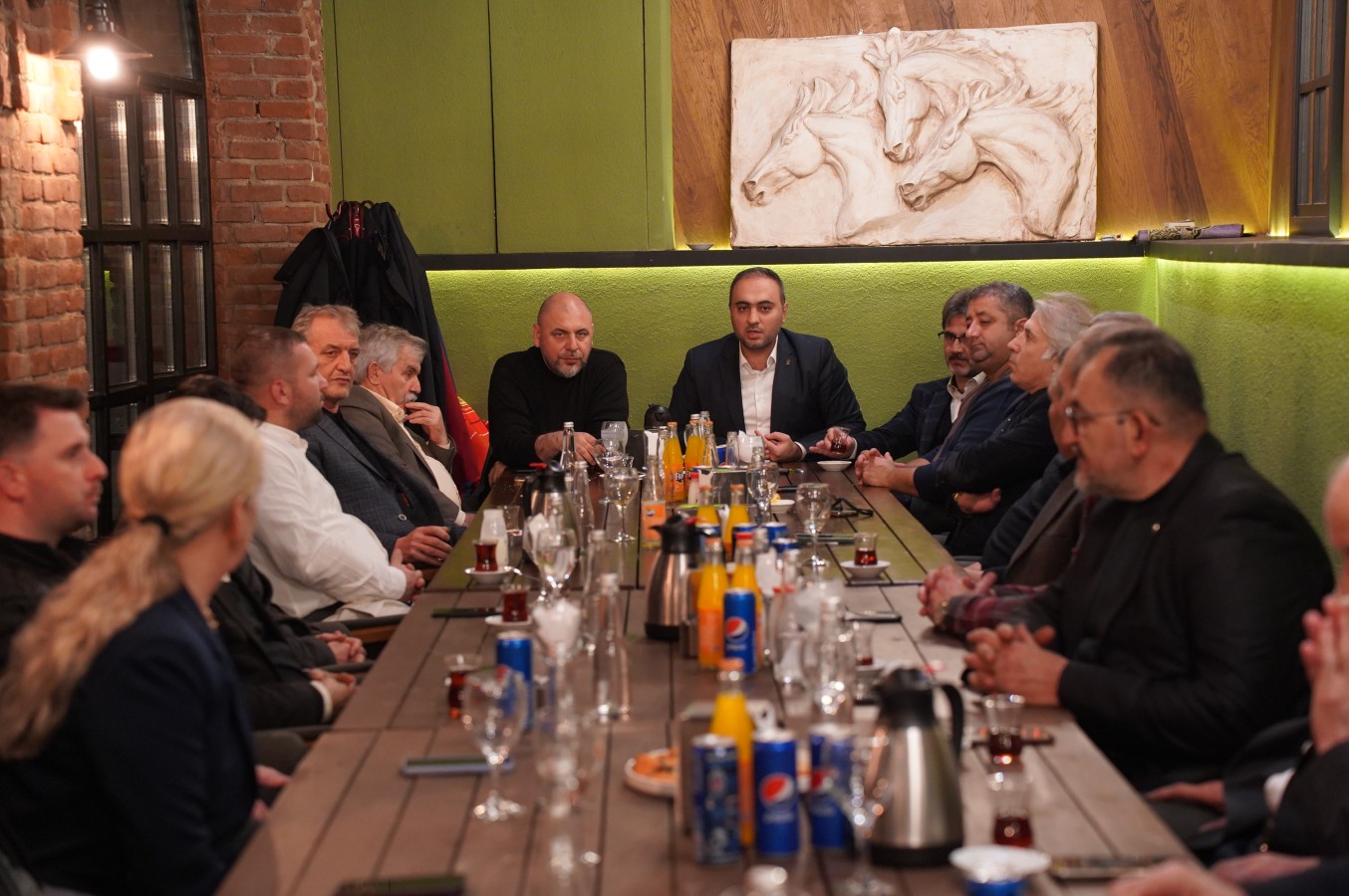 Ak Parti Tek Yürek Tek Bilek