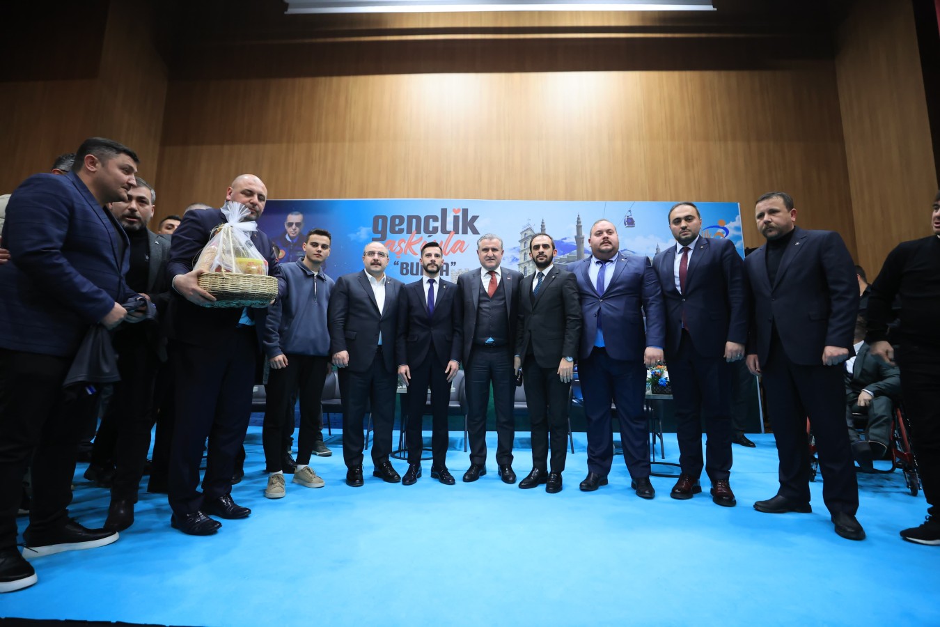 Bakanlar Orhangazi'de Gençlerle Buluştu