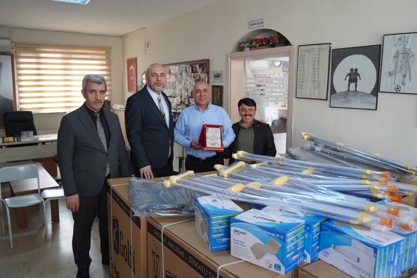 Başkan Aydın Cargill’den Sakatlar Derneği’ne Yapılan Medikal Malzeme Destek Programına Katıldı