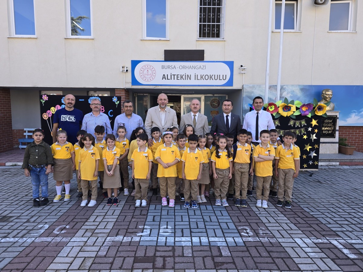 Başkan Aydın Coşkuyla Başlayan Eğitim Öğretim Yılında Öğrencilerin Yanında Oldu