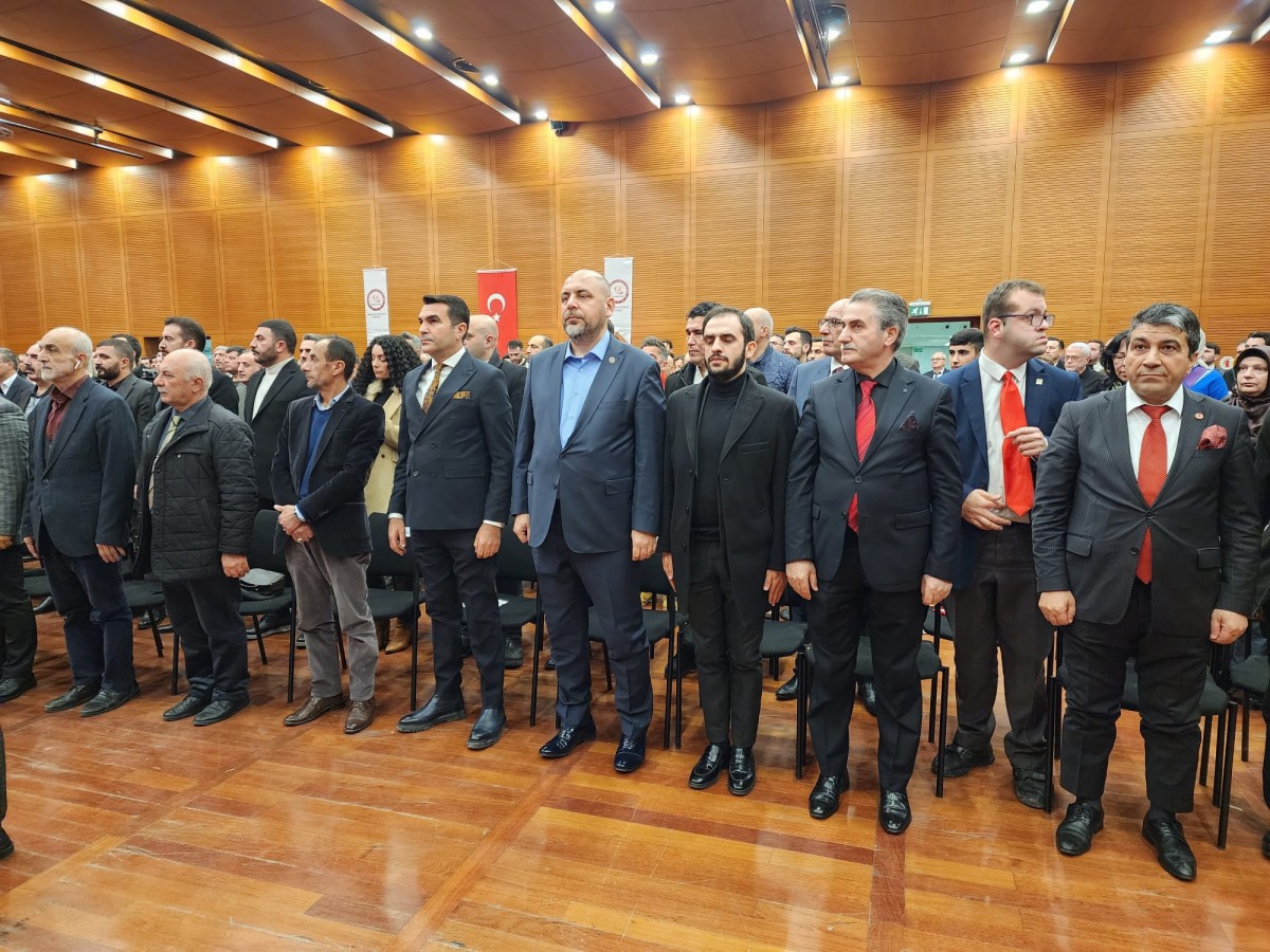 Başkan Aydın Demokrasi ve Birlik Derneğinin Düzenlediği Türkiye Yüzyılında Kürtler Bursa Buluşmasına Katıldı