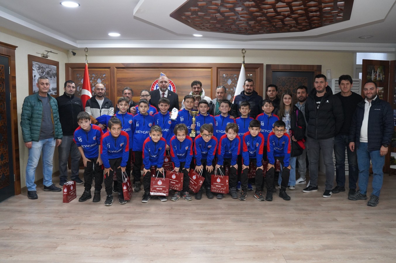 Başkan Aydın, Gençlerbirliği’nin Gençleriyle Mutluluklarını Paylaştı