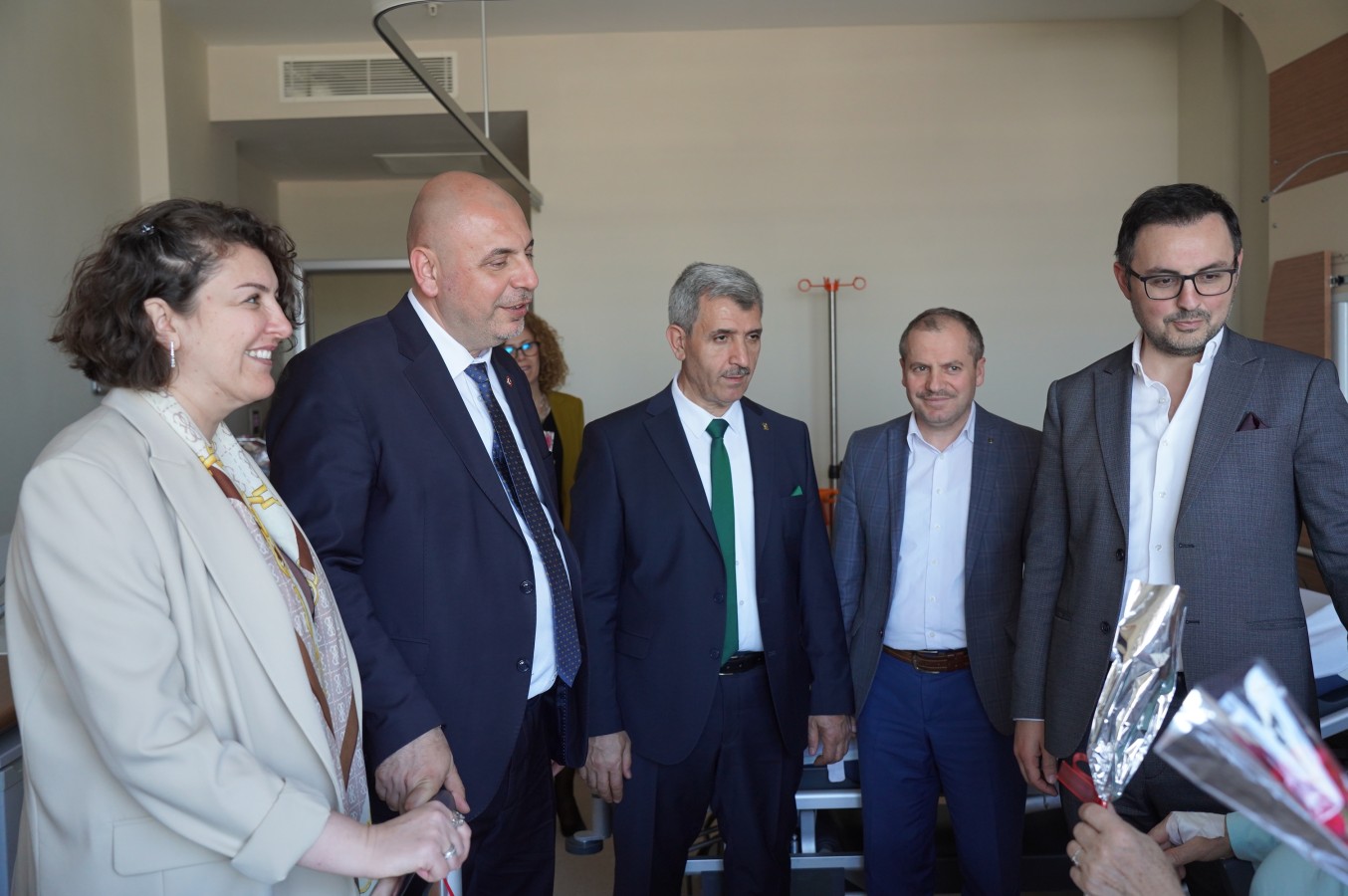 Başkan Aydın Yeni Dönemin İlk Ziyaretini Tedavi Gören Hemşehrilerine Yaptı
