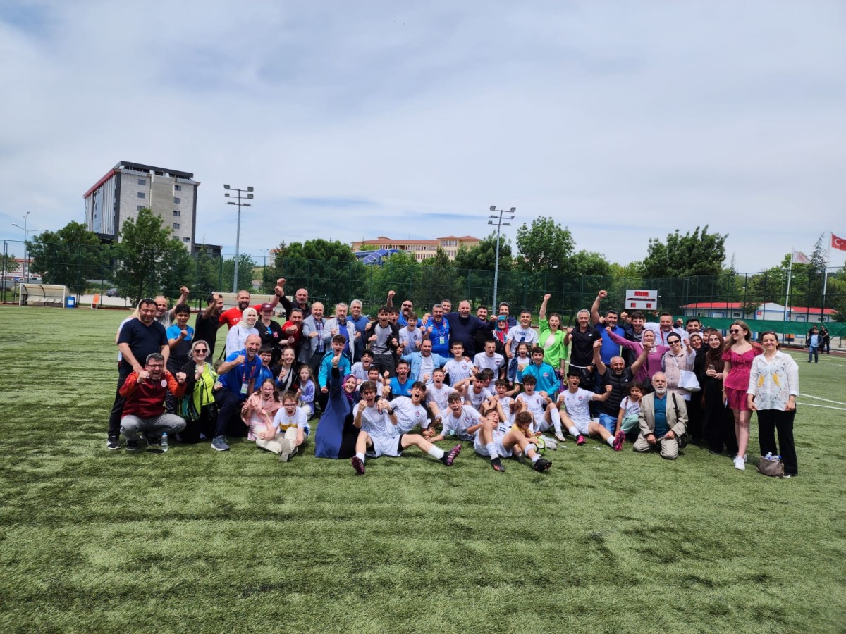 Başkan Bekir Aydın Şampiyonluğu Şampiyonlarla Birlikte Kutladı