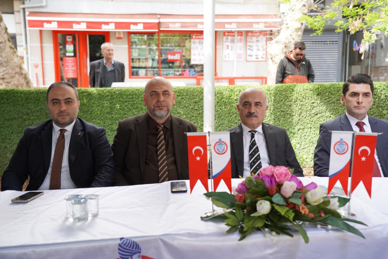 Başkan Bekir Aydın’dan Bayram Maratonu: Orhangazi’de Bayram Coşkusu Meydanlara Taştı