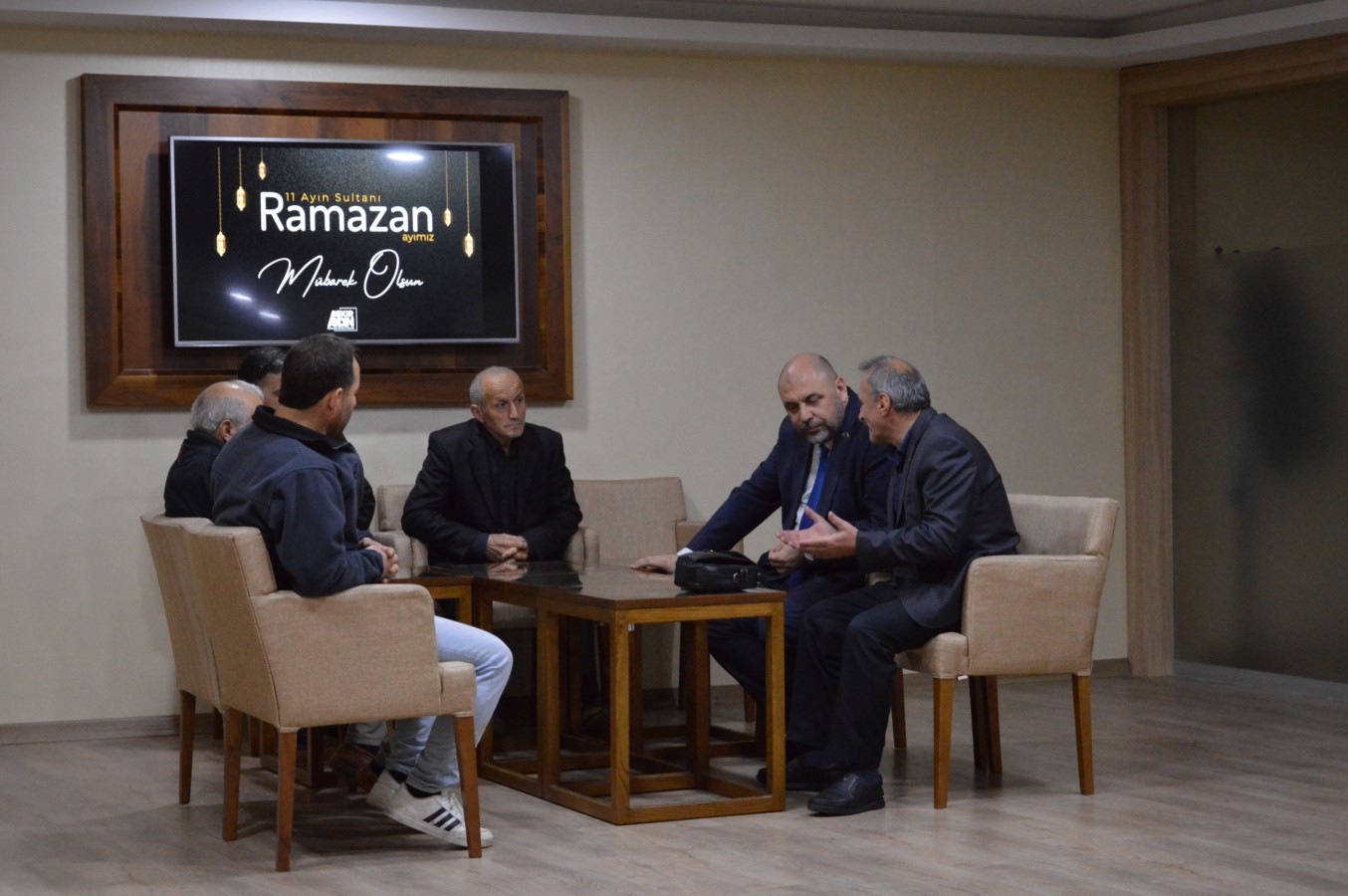 Belediye Başkanı Aydın Bu hafta da halkla Cuma Buluşması Kapsamında Bir Araya Geldi