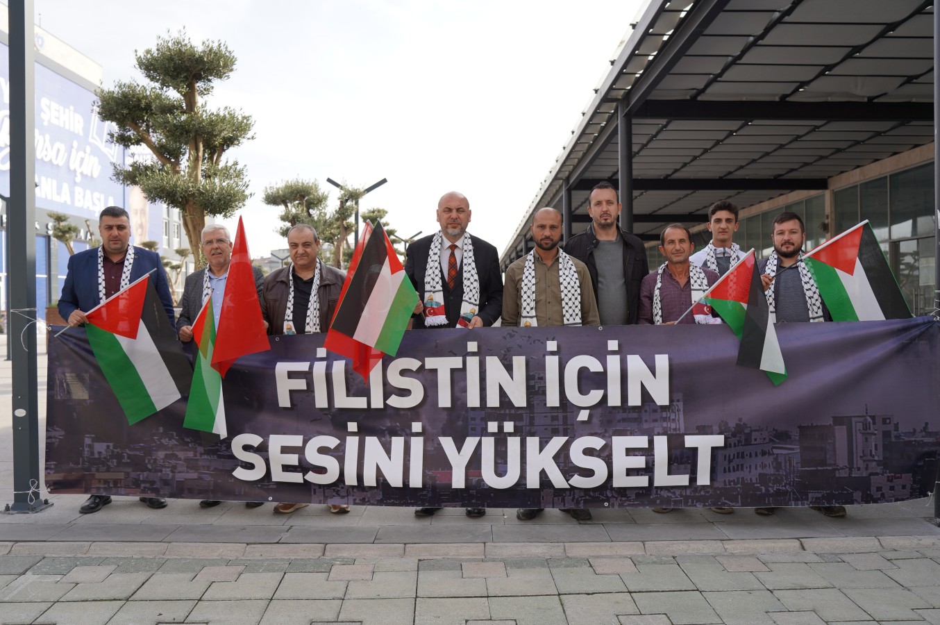 Belediye Başkanı Aydın Hayır Çarşısını Ziyaret Etti