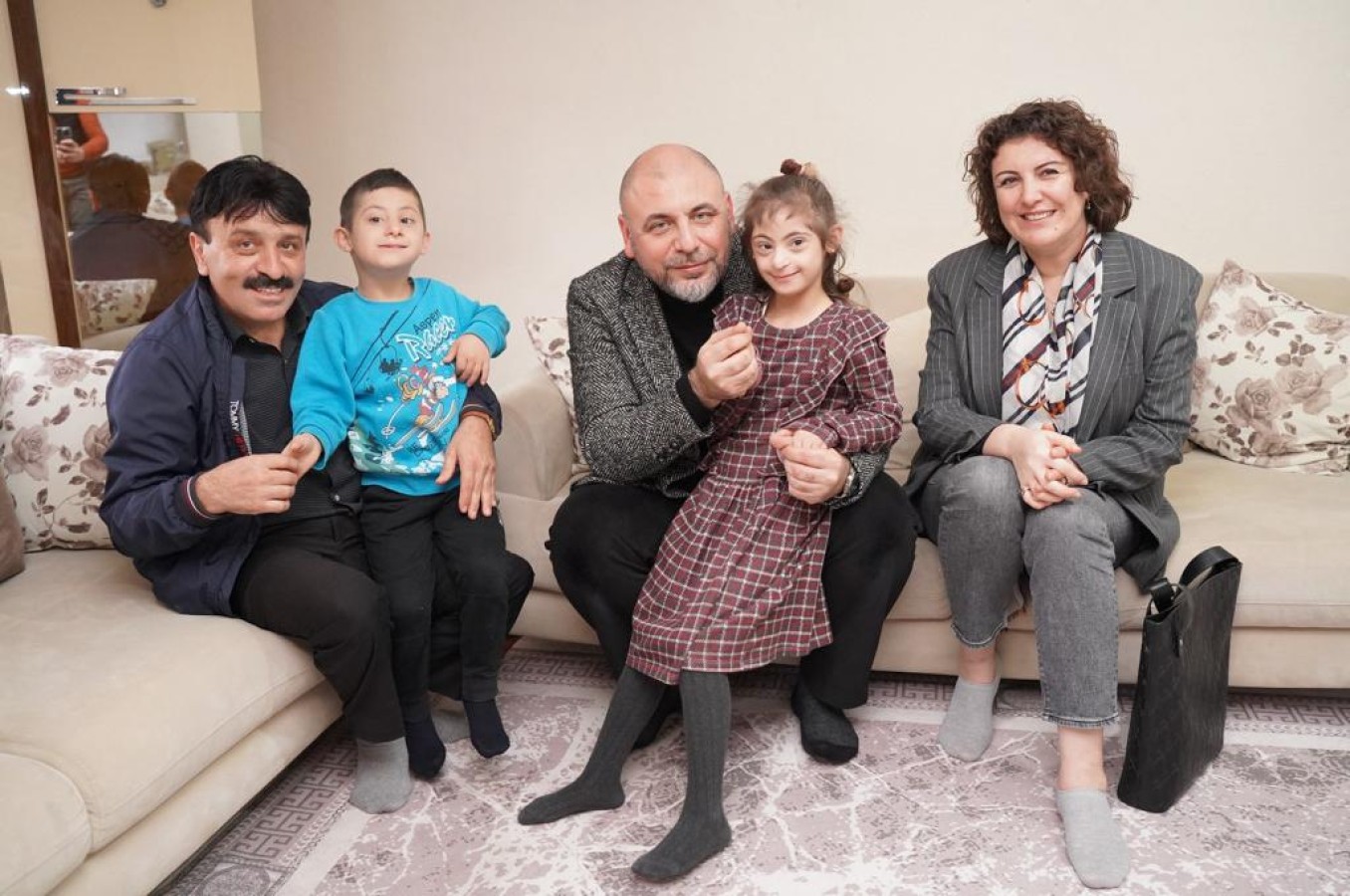 Belediye Başkanı Bekir Aydın Eşi Kıymet Aydınla Birlikte Ziyaretler Gerçekleştirdi