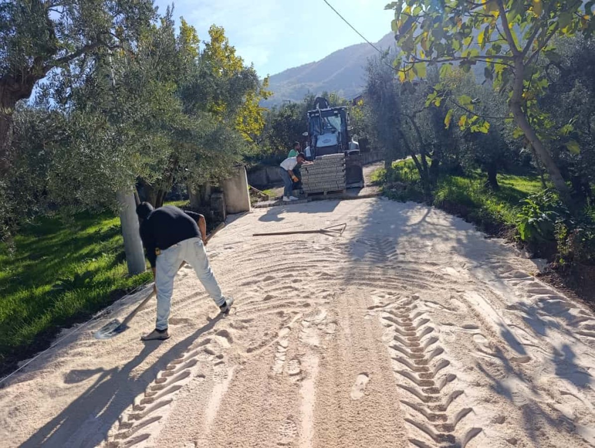 Çeltikçi ve Heceler’de 4.500 m² Parke Çalışması Başladı