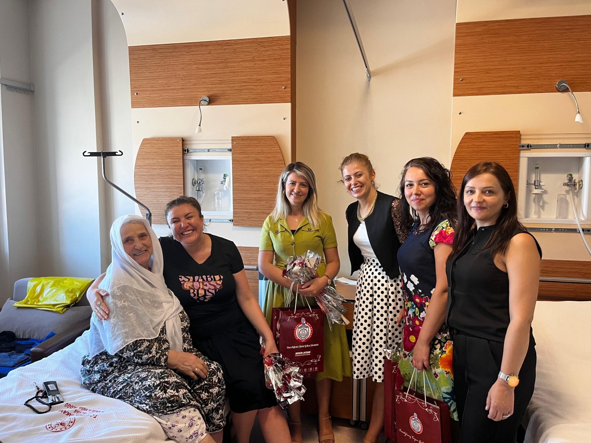 Çiçeklerle Gelen Moral: Orhangazi Belediyesinden Hastalara Destek