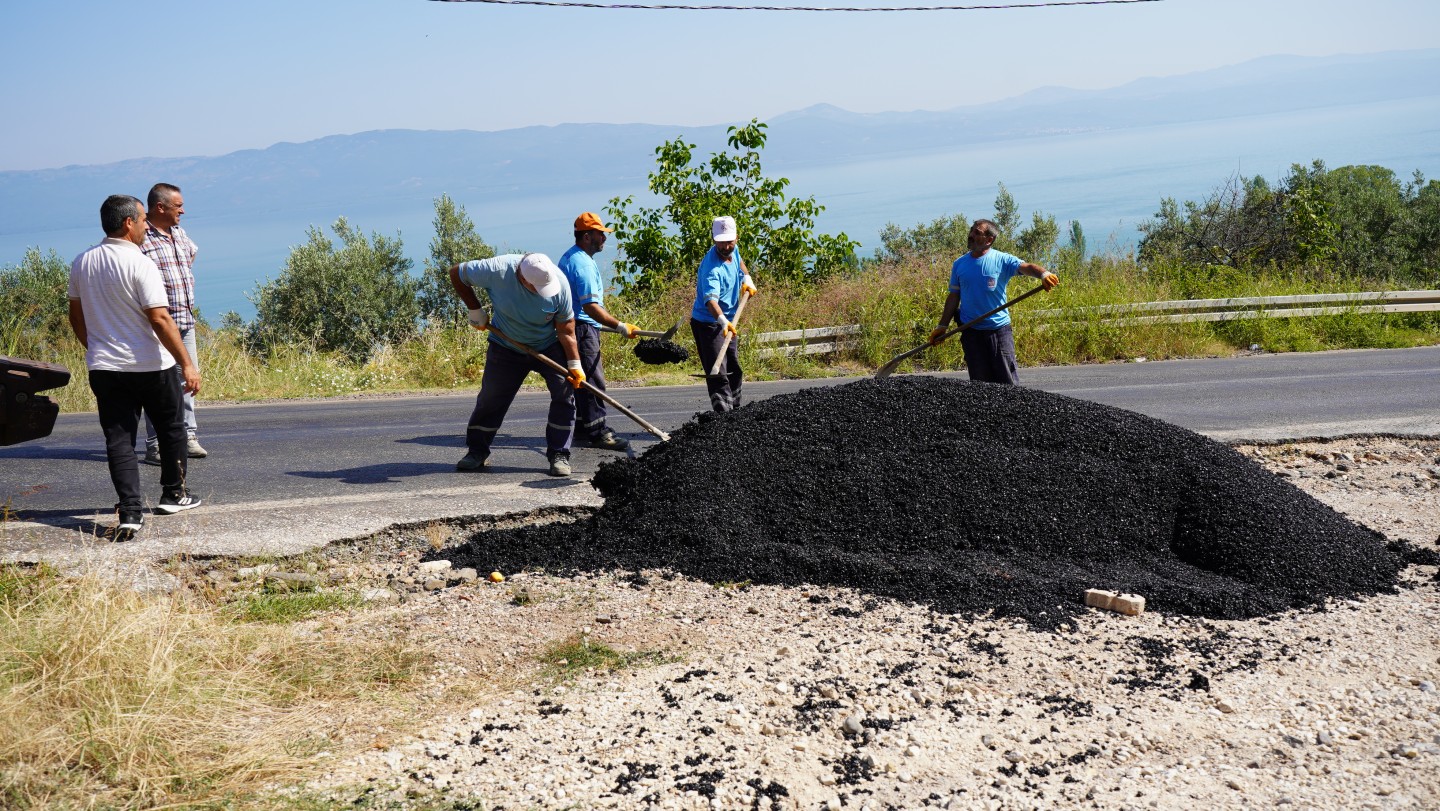 Fen İşleri Müdürlüğü Ekipleri Narlıca’da, biz Büyükaileyiz, dedi